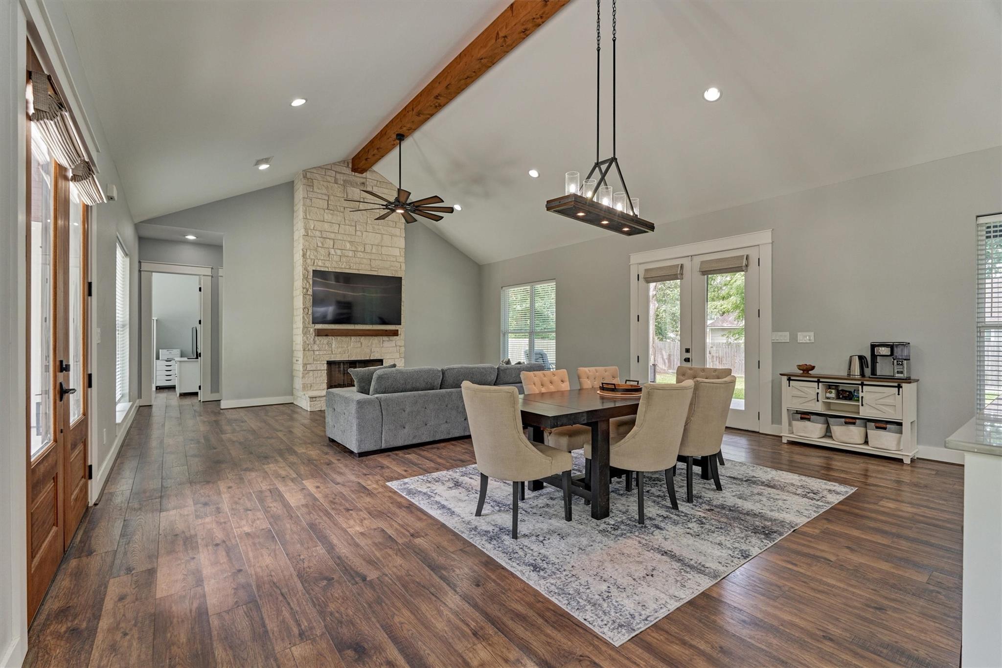 5218 Lazy Lane