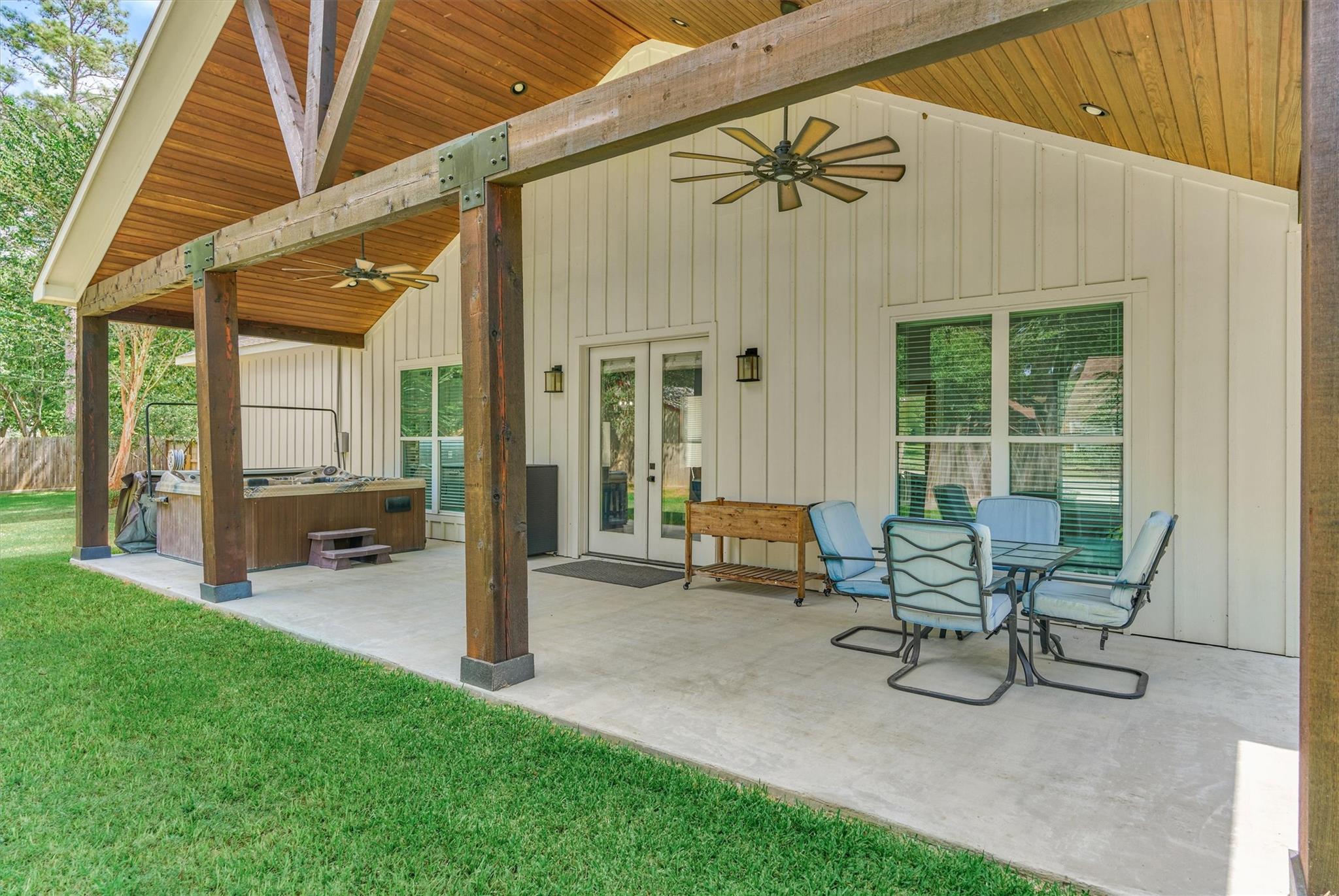 5218 Lazy Lane
