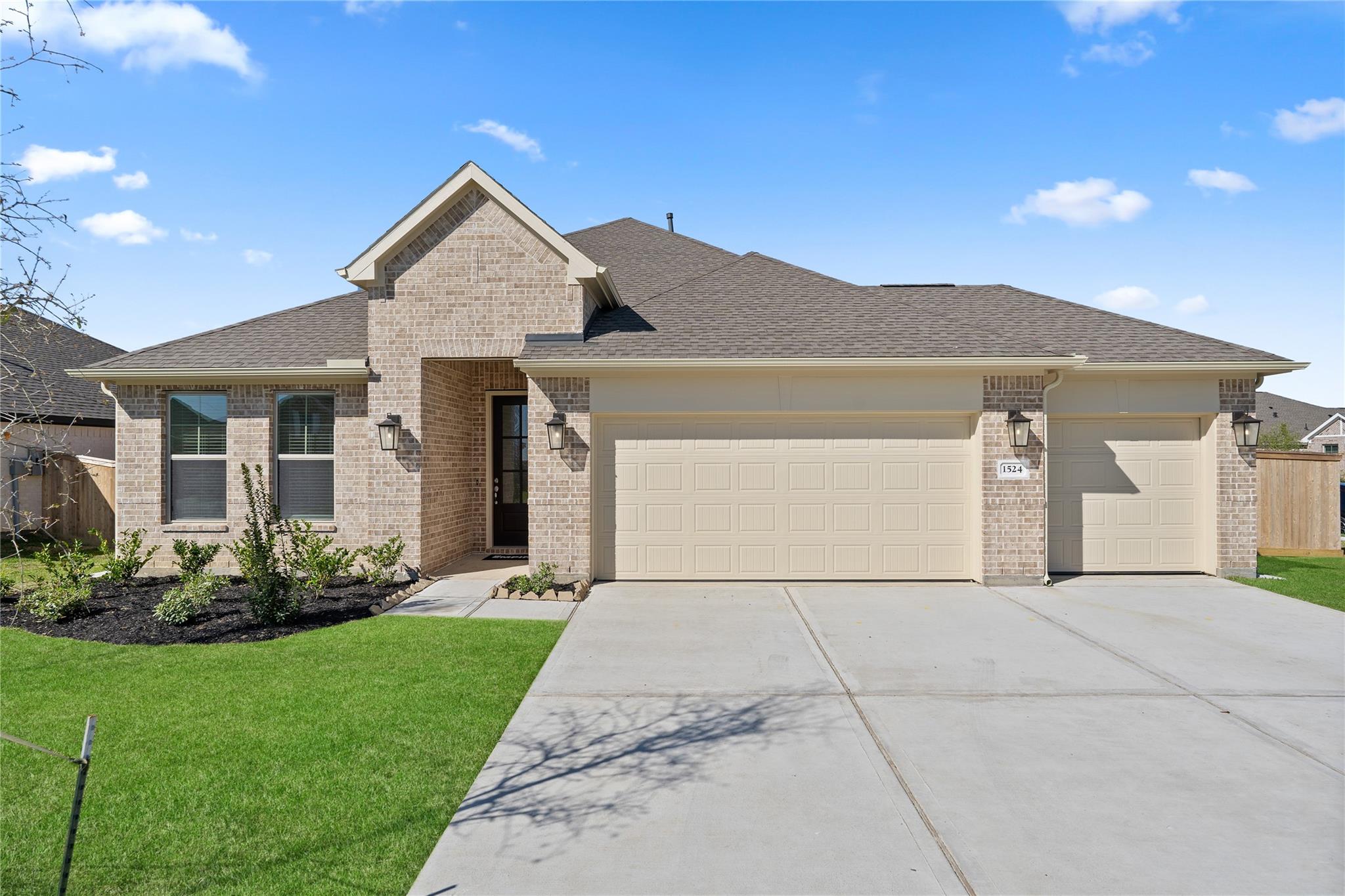 1524 Apache Heights Drive