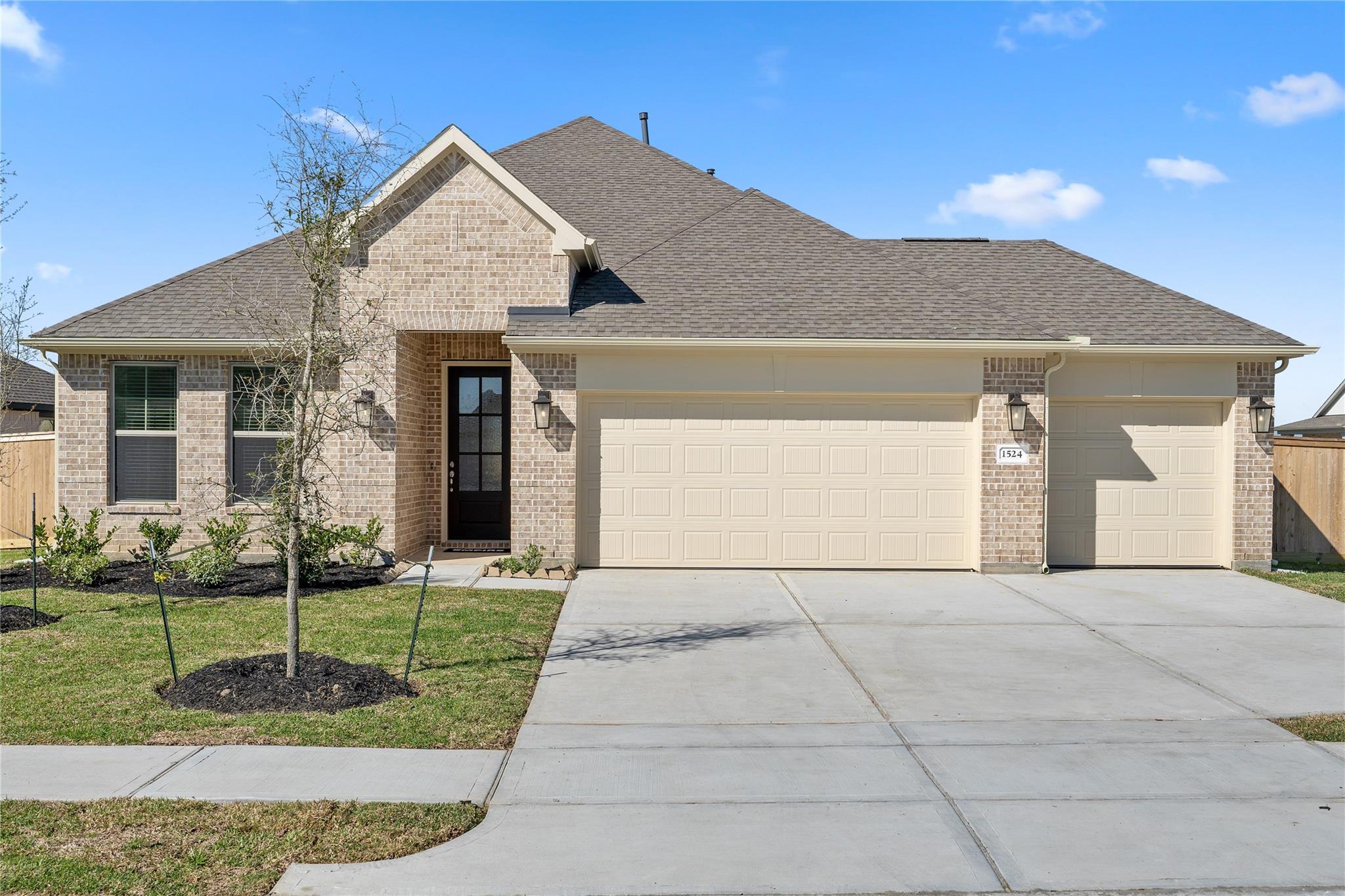 1524 Apache Heights Drive