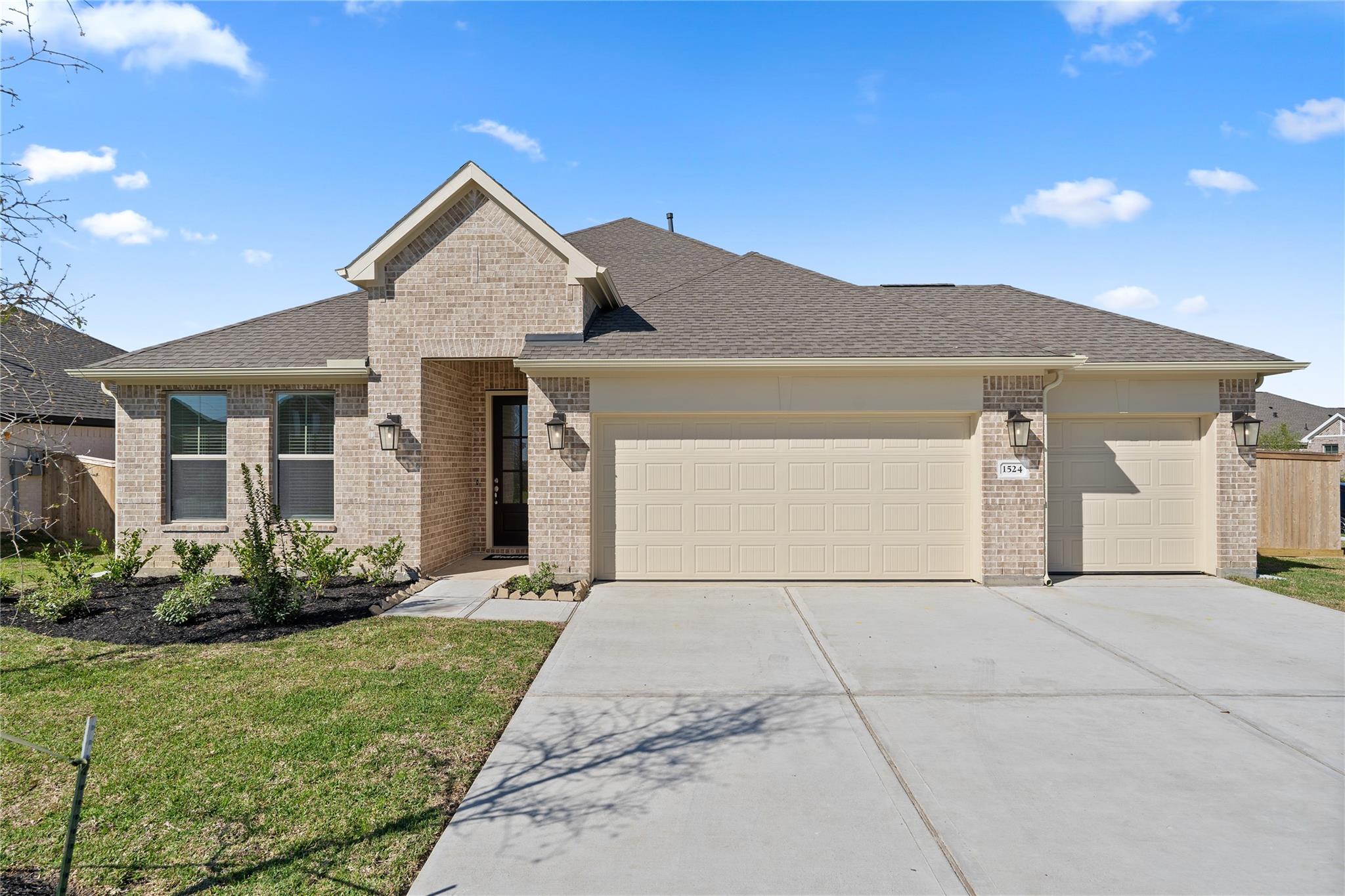 1524 Apache Heights Drive
