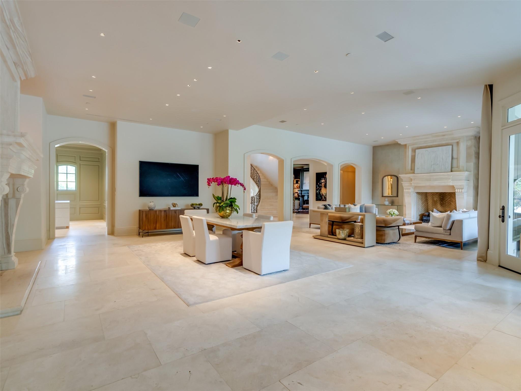 11527 Green Oaks Drive