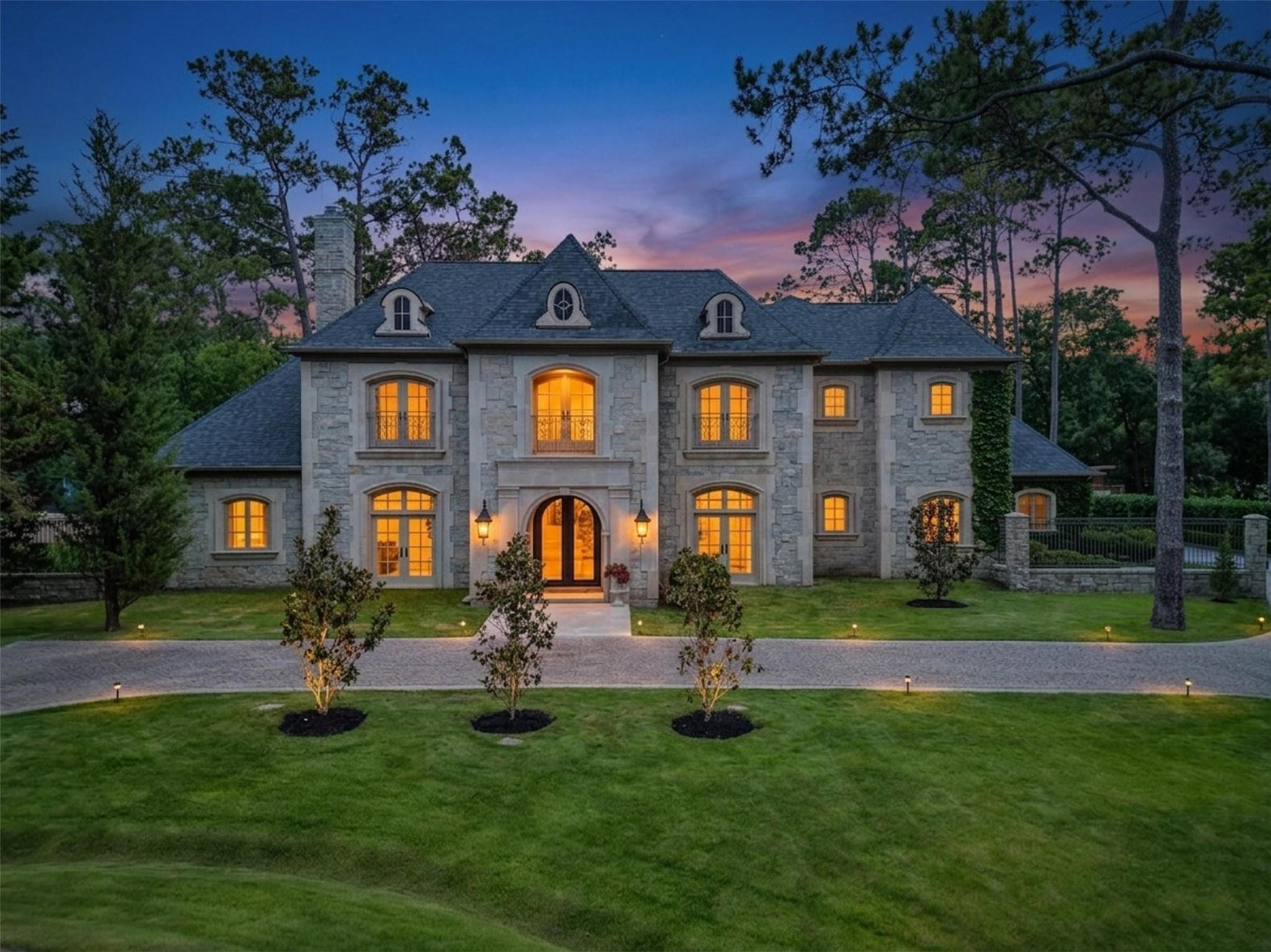 11527 Green Oaks Drive