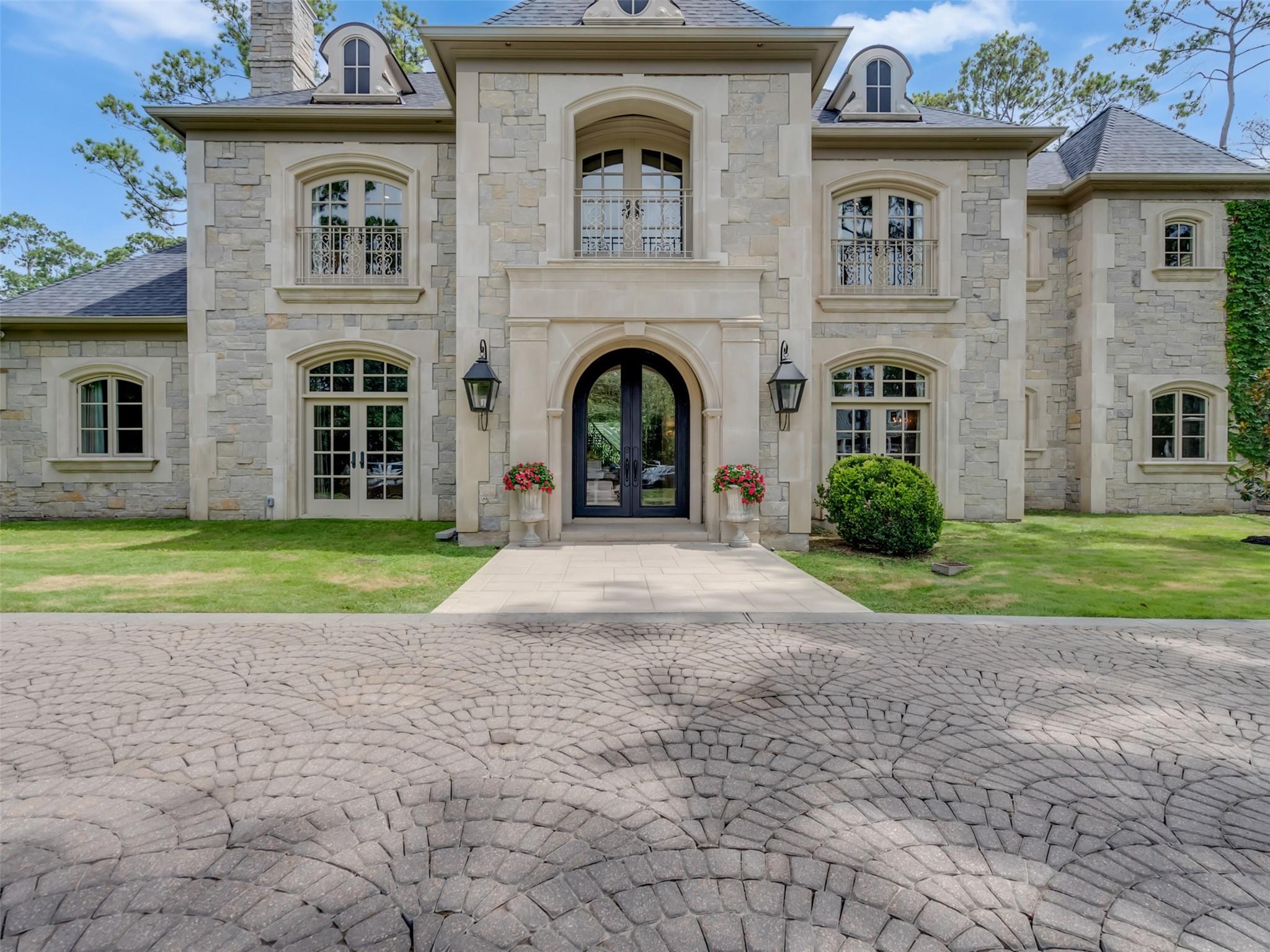 11527 Green Oaks Drive