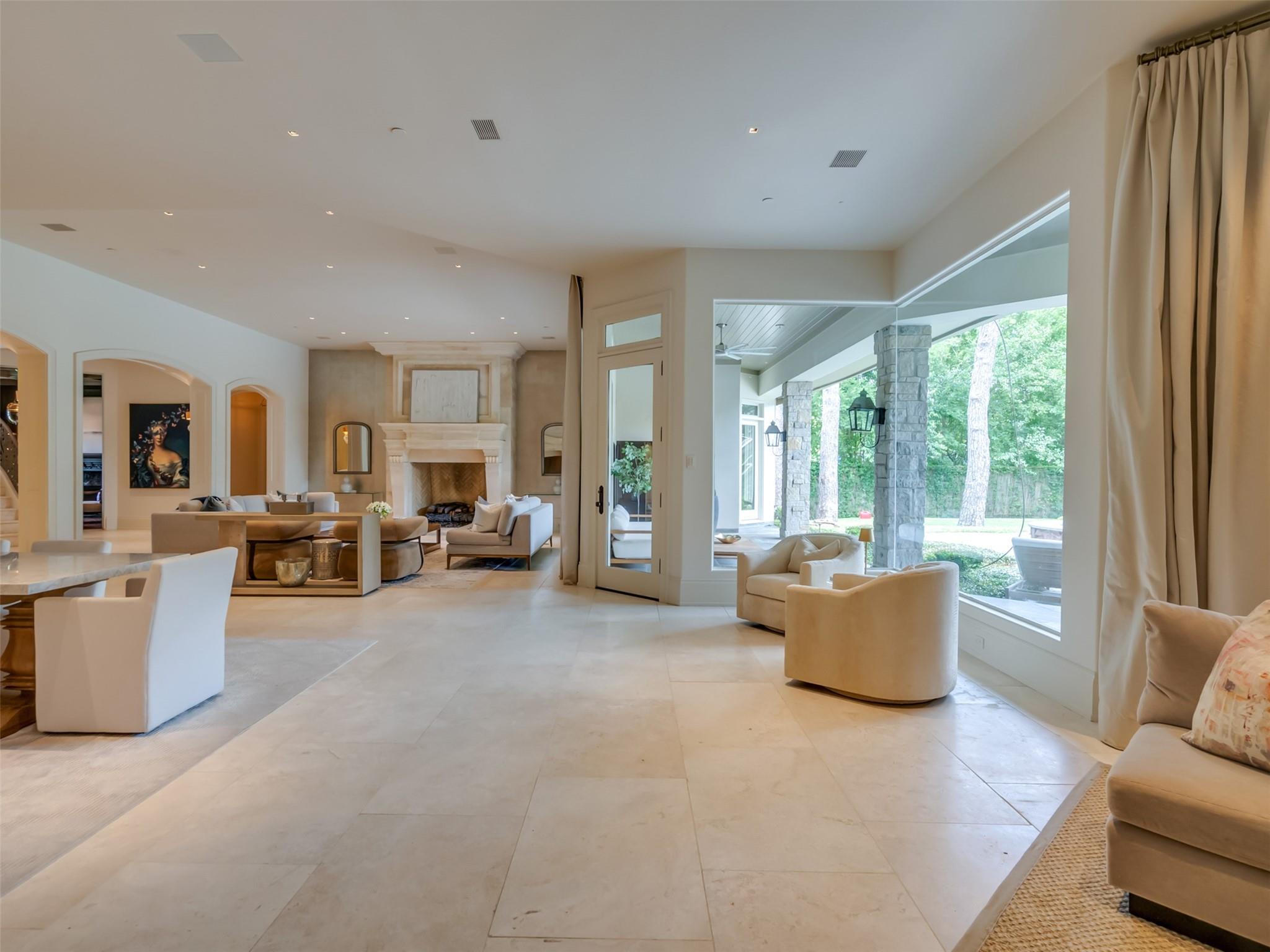 11527 Green Oaks Drive