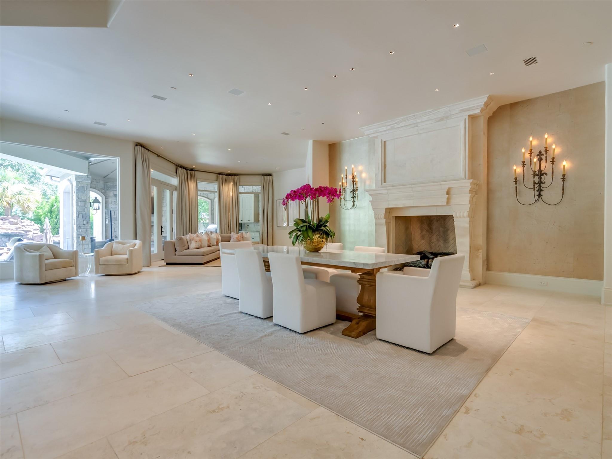 11527 Green Oaks Drive