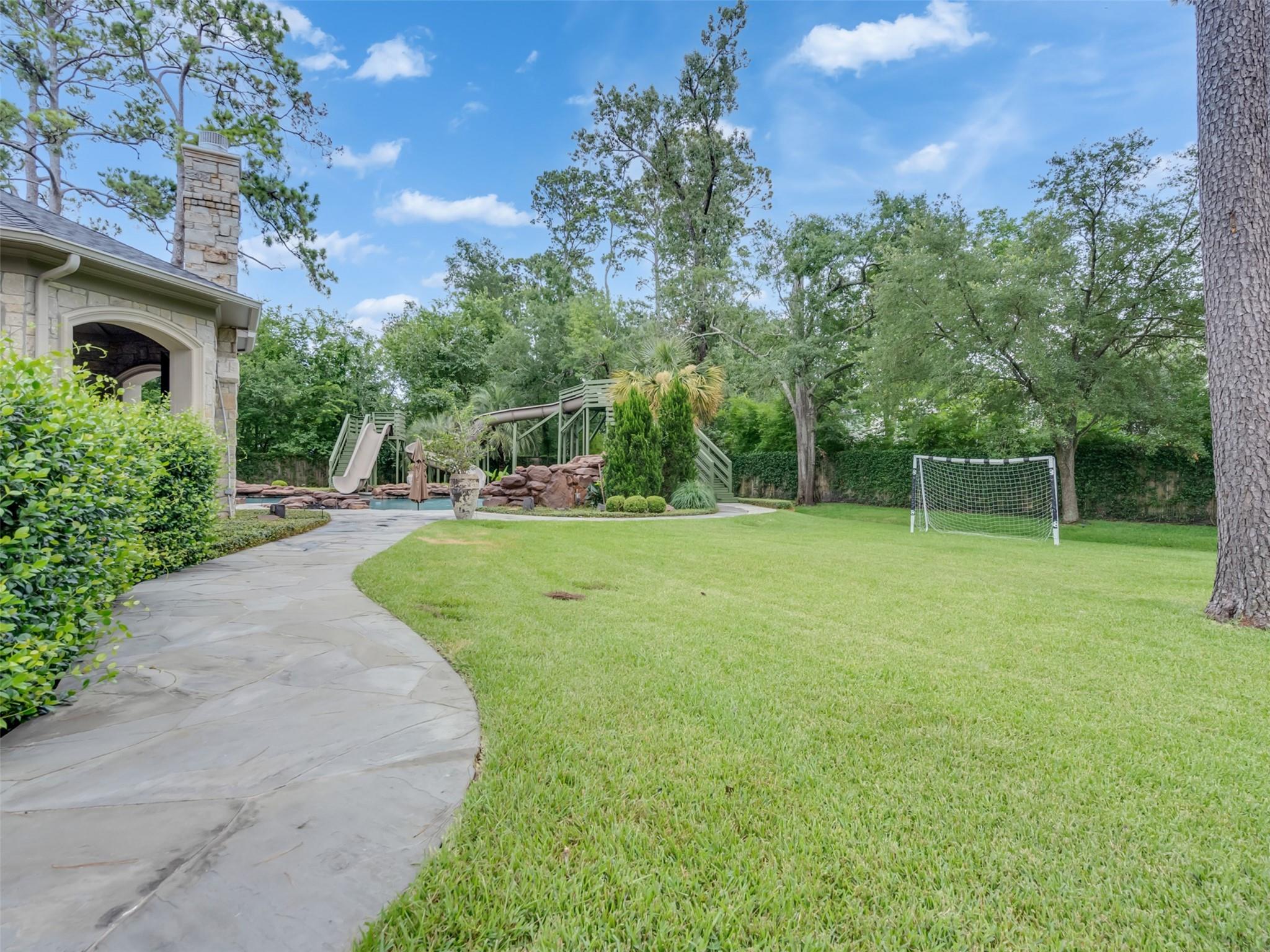 11527 Green Oaks Drive