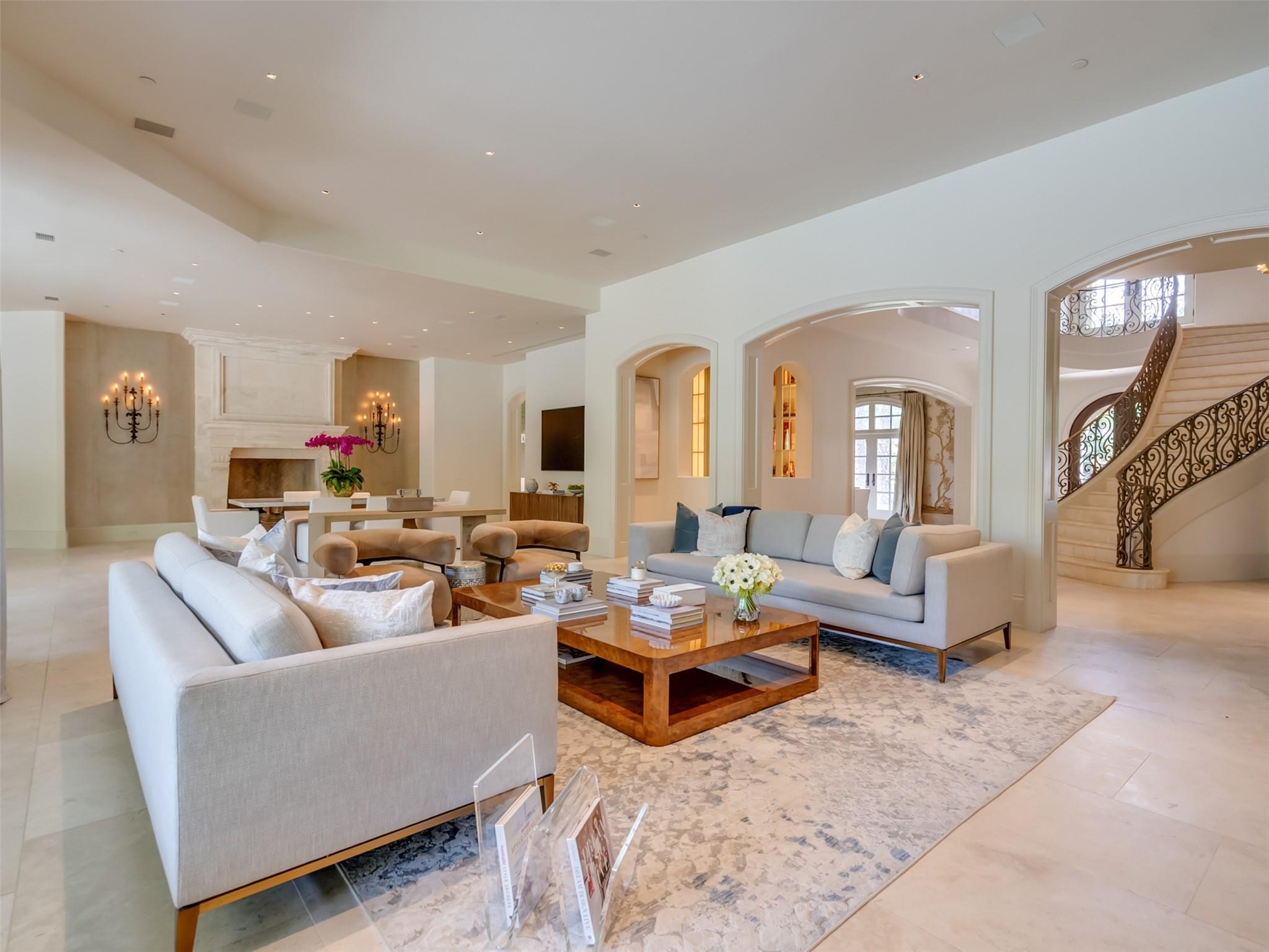 11527 Green Oaks Drive