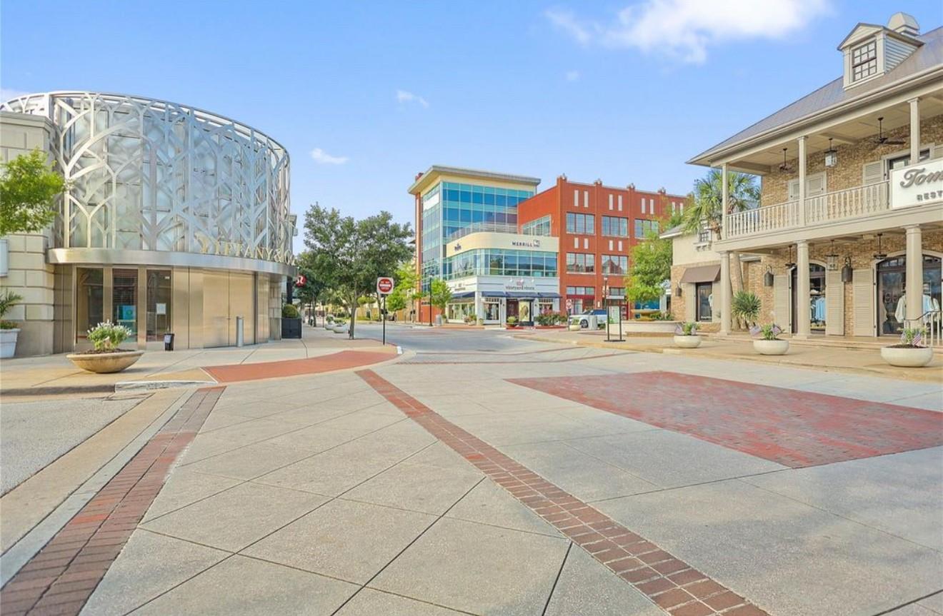 10615 Twin Oak Drive