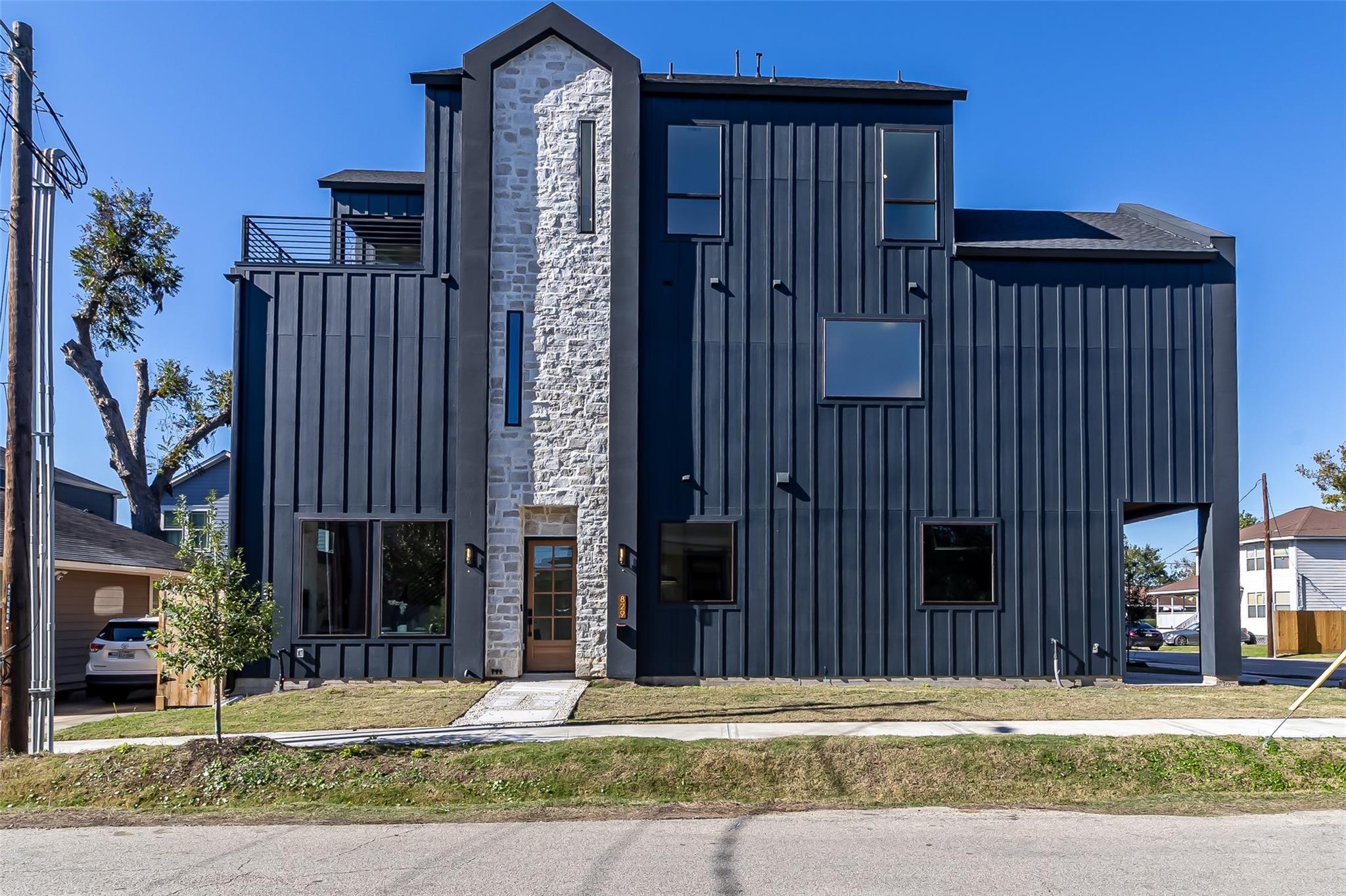 829 Alexander Street