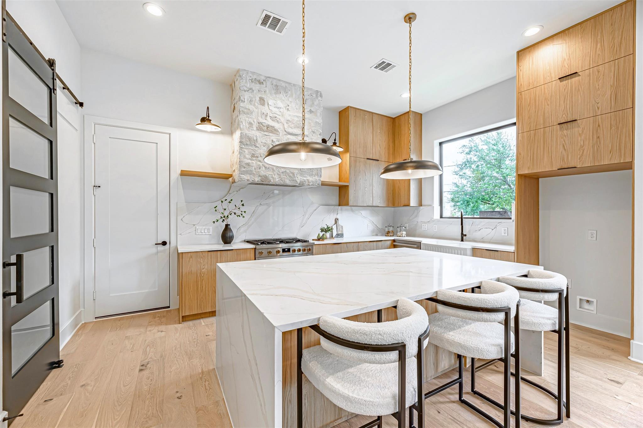 829 Alexander Street