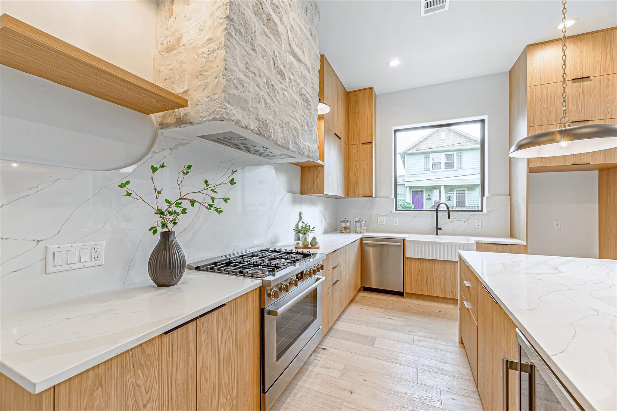 829 Alexander Street