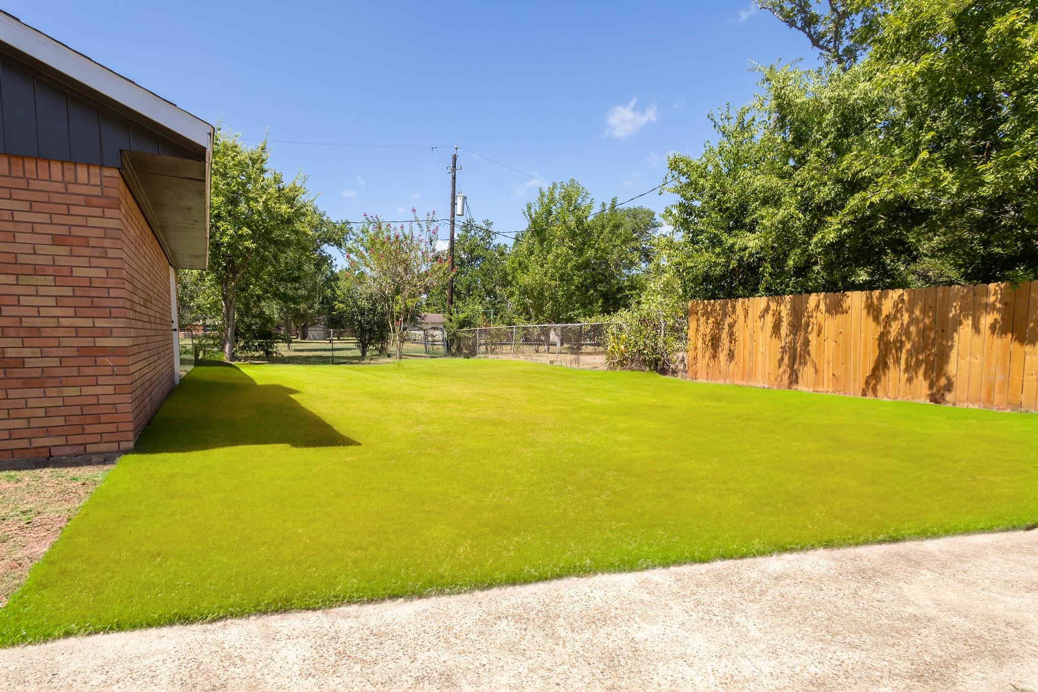 106 Mimosa St