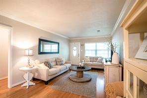 902 W 42nd Street