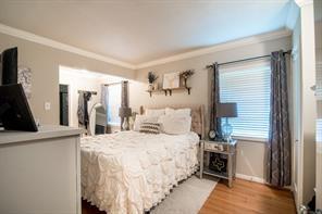 902 W 42nd Street
