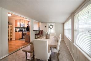 902 W 42nd Street