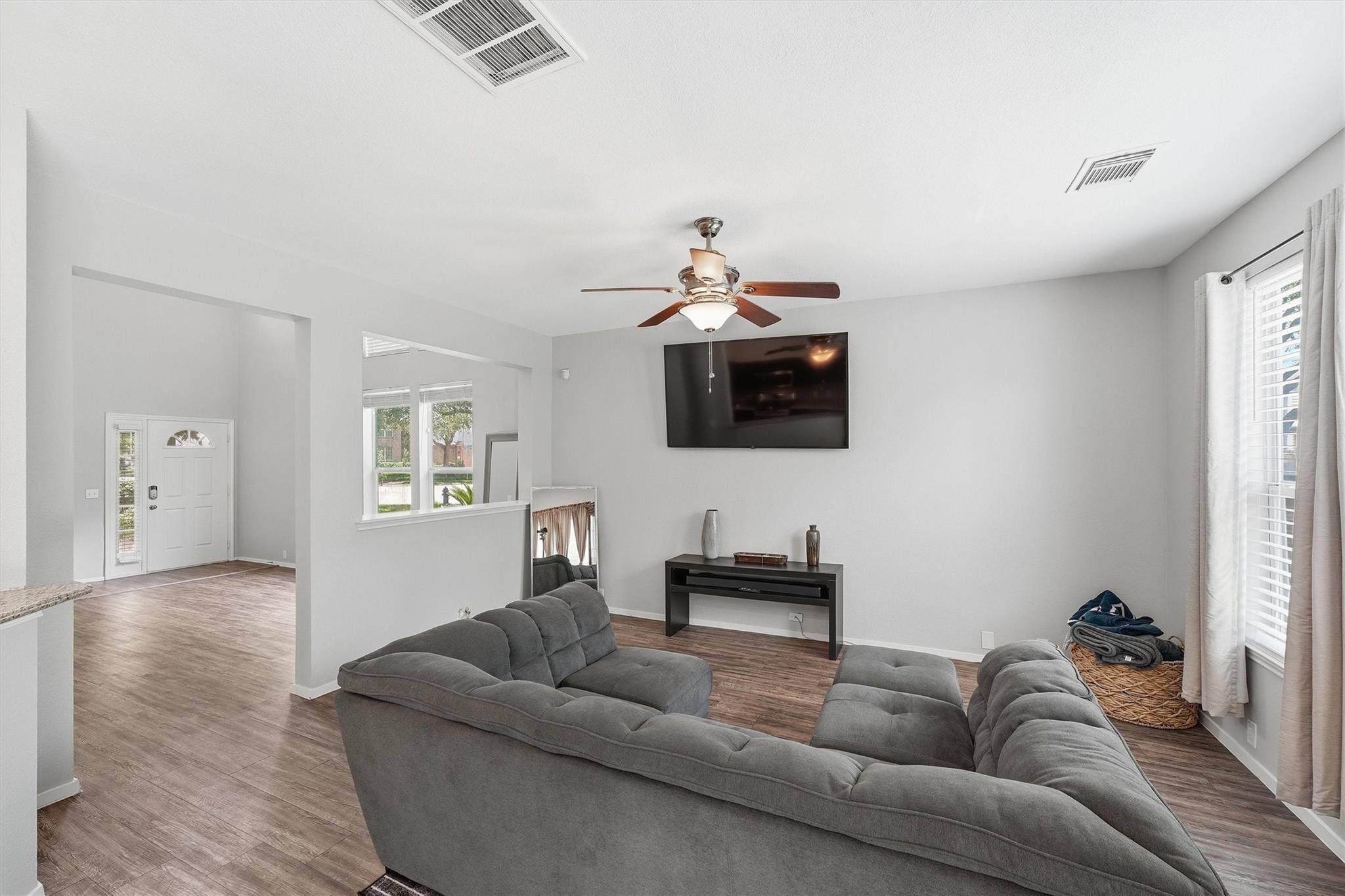 2903 Edgewick Elm Street