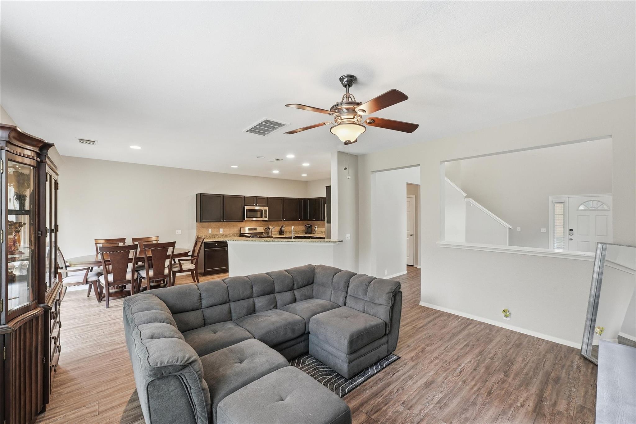 2903 Edgewick Elm Street