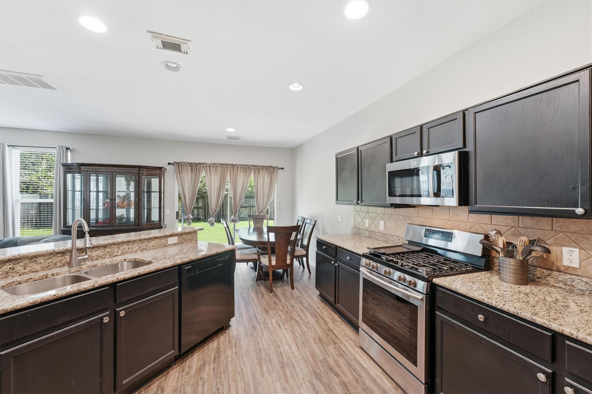 2903 Edgewick Elm Street