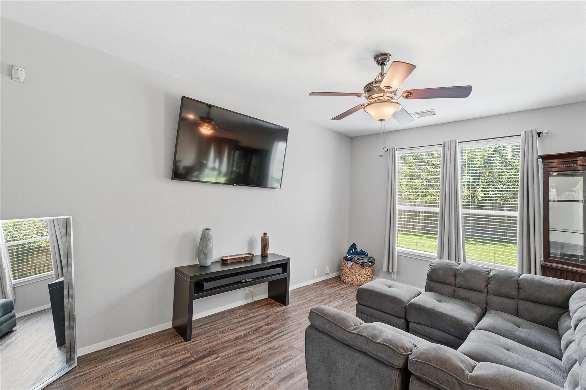 2903 Edgewick Elm Street