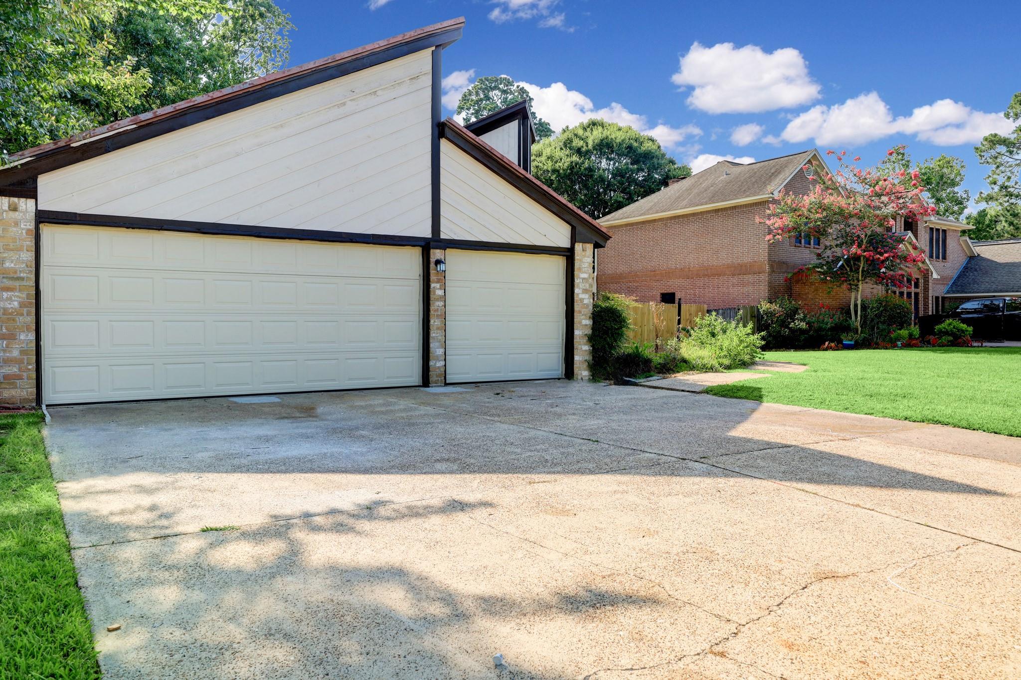 20019 Legend Oak Drive