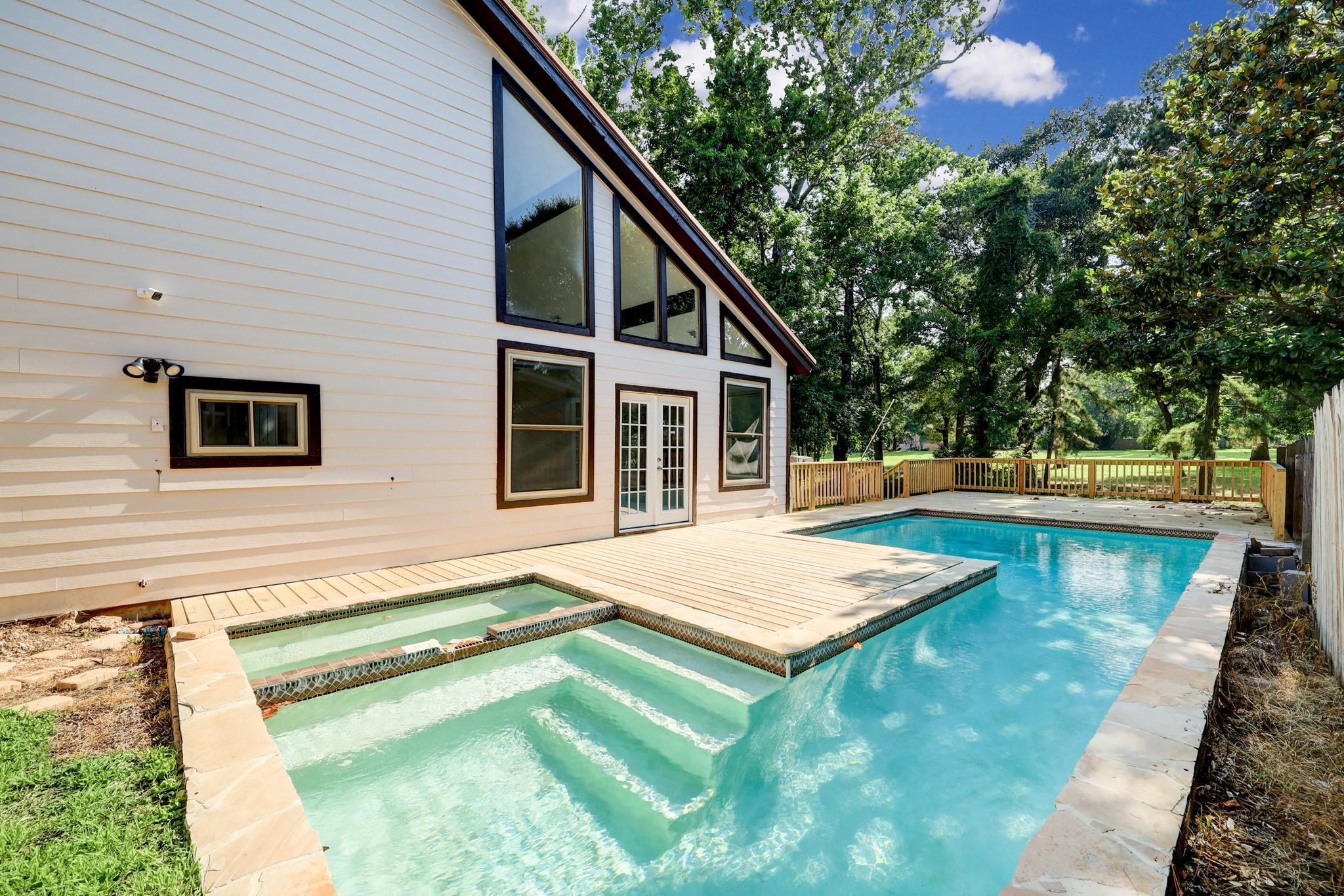 20019 Legend Oak Drive