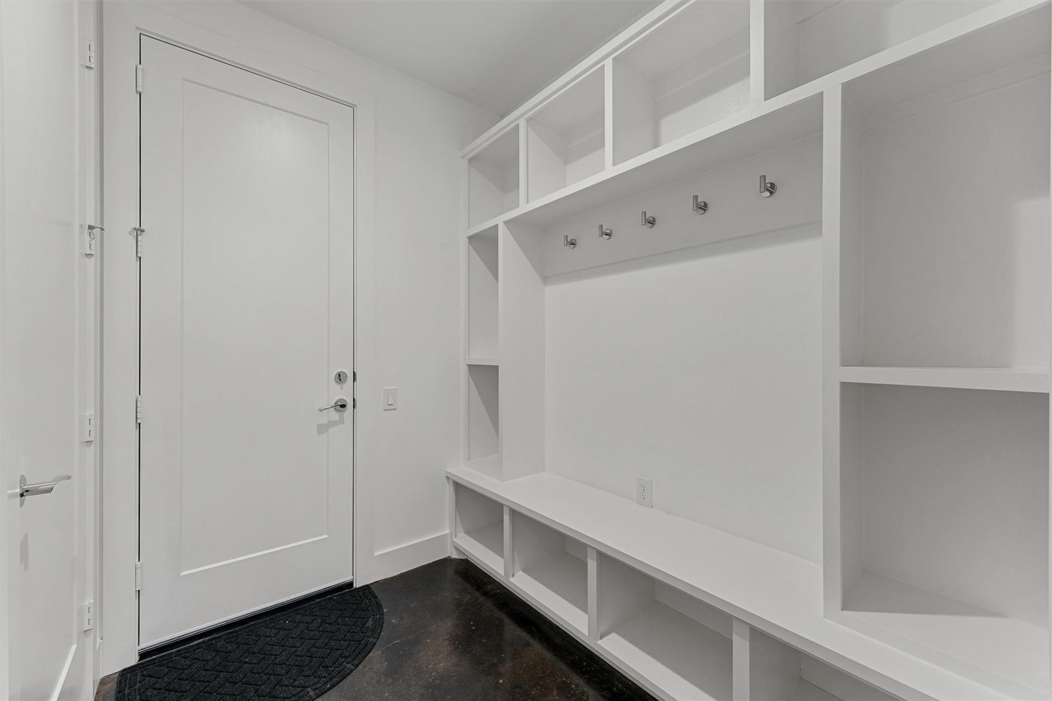 5854 E Post Oak Lane