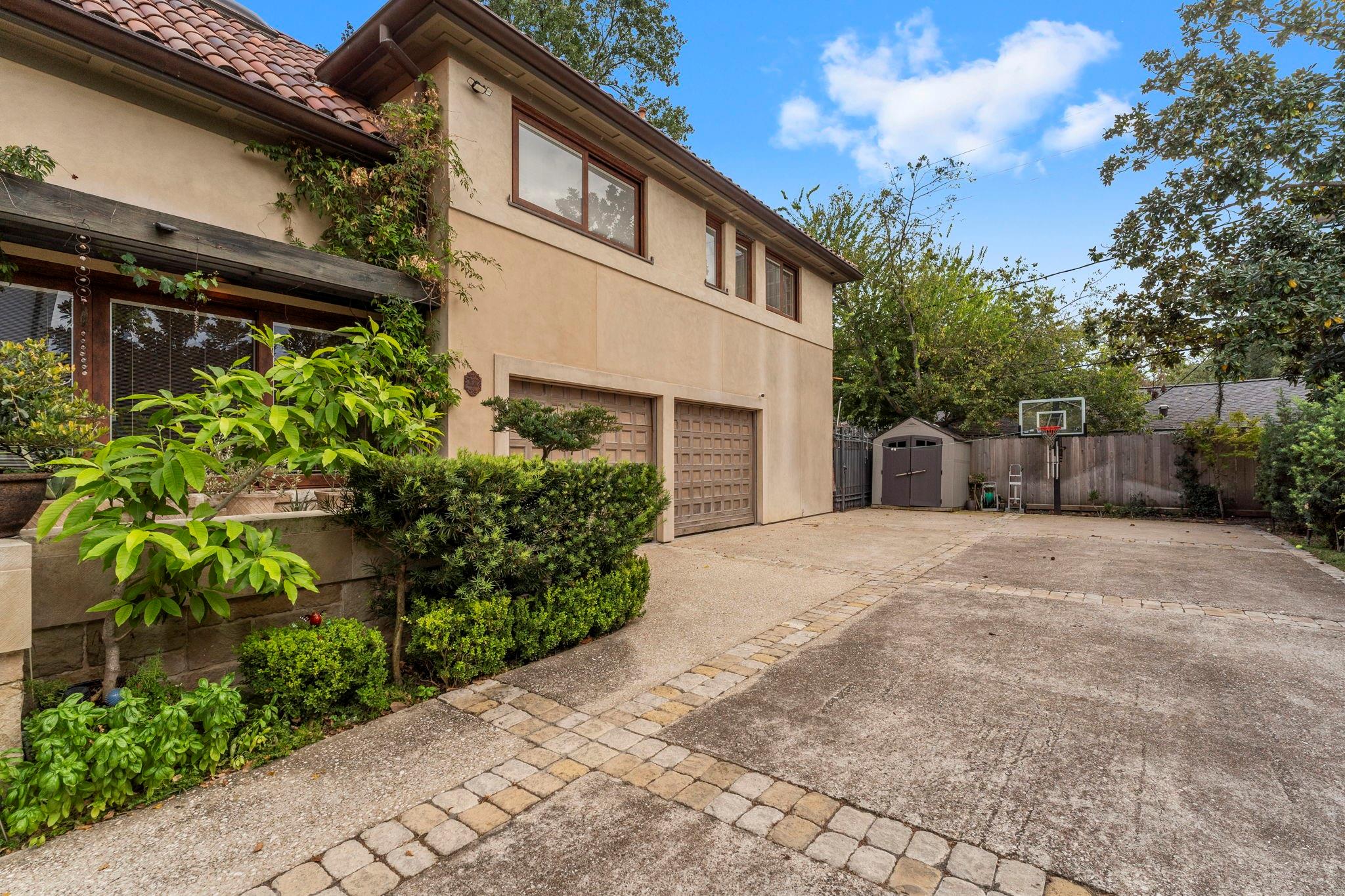 5651 Doliver Drive, Houston