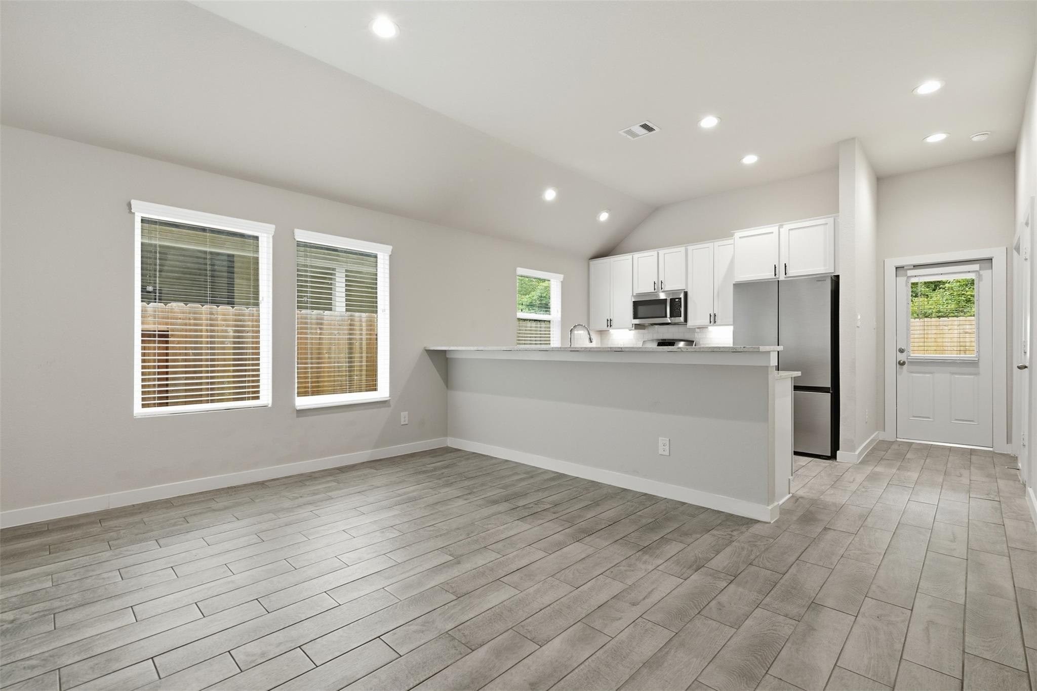 2742 Oakleaf Ash Lane