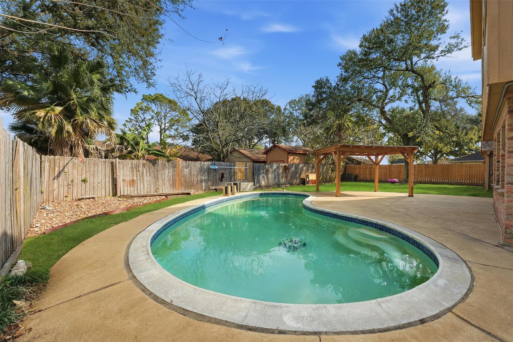 2408 Chelmsford Court