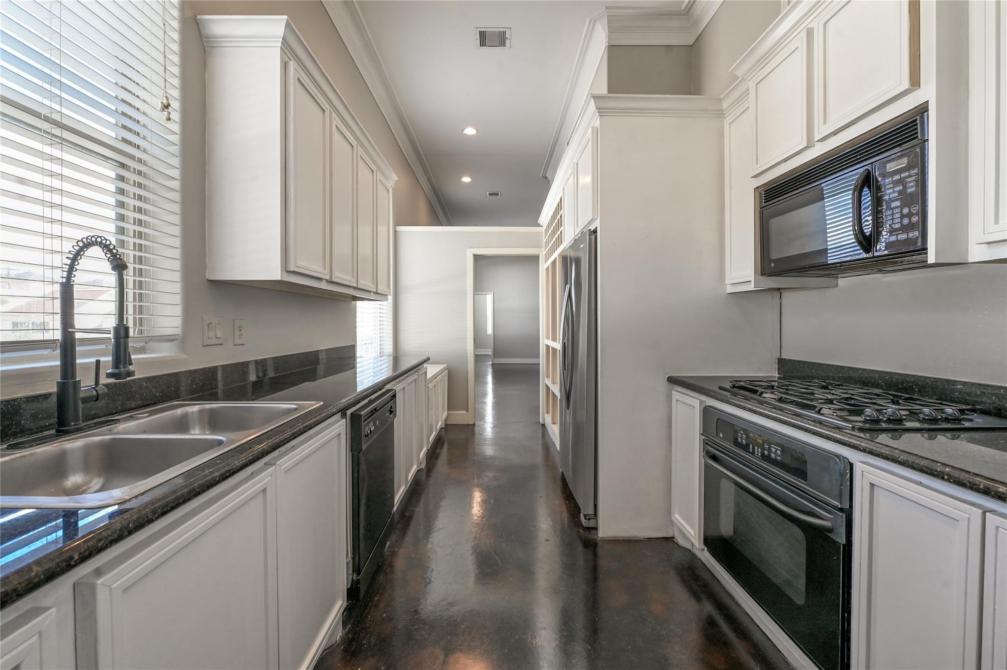 5801 Winsome Lane # 201