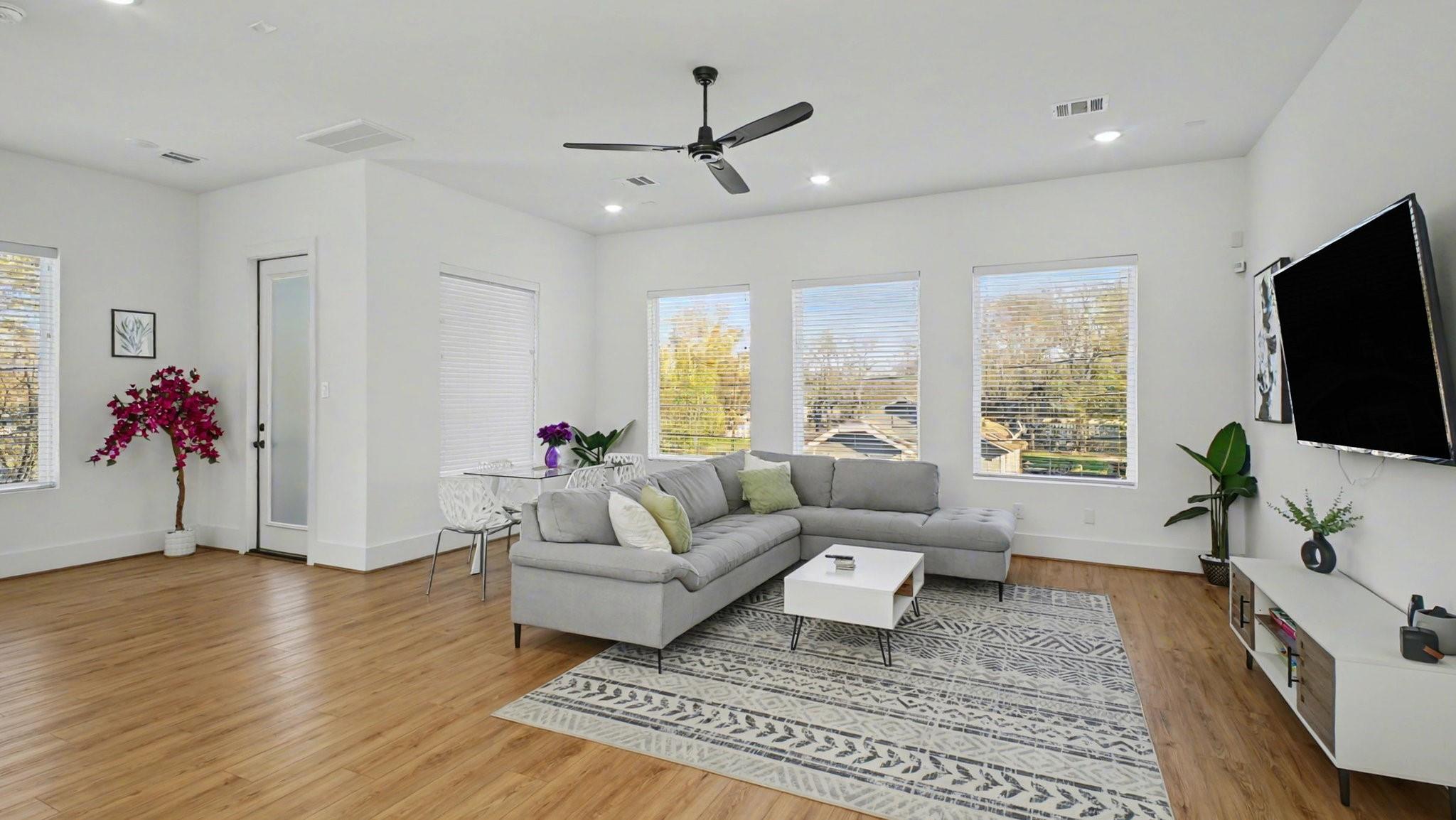 2802 Tierwester Street