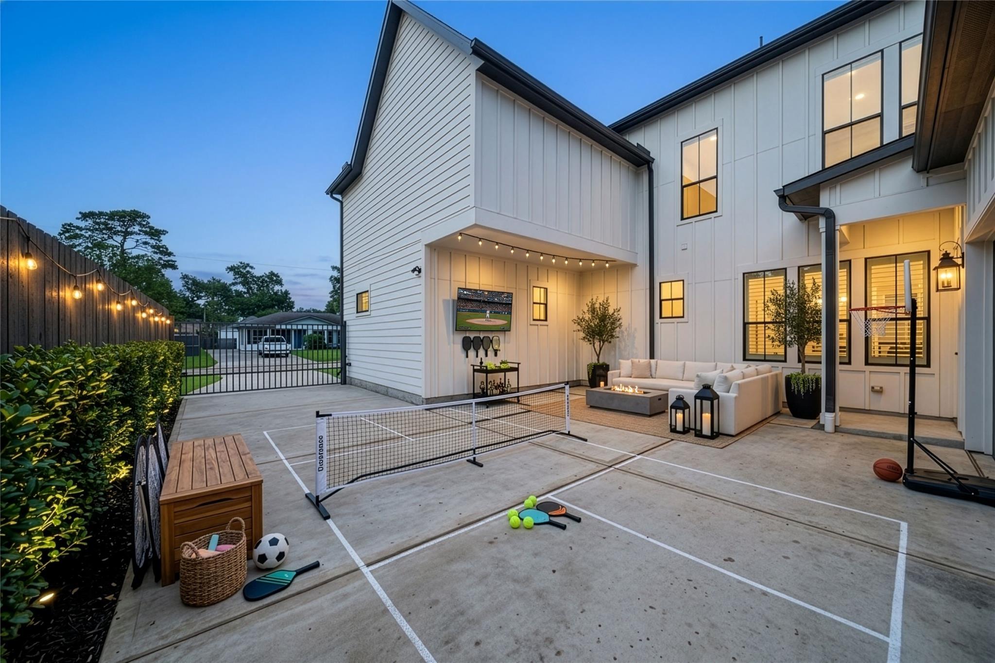 1767 De Milo Drive