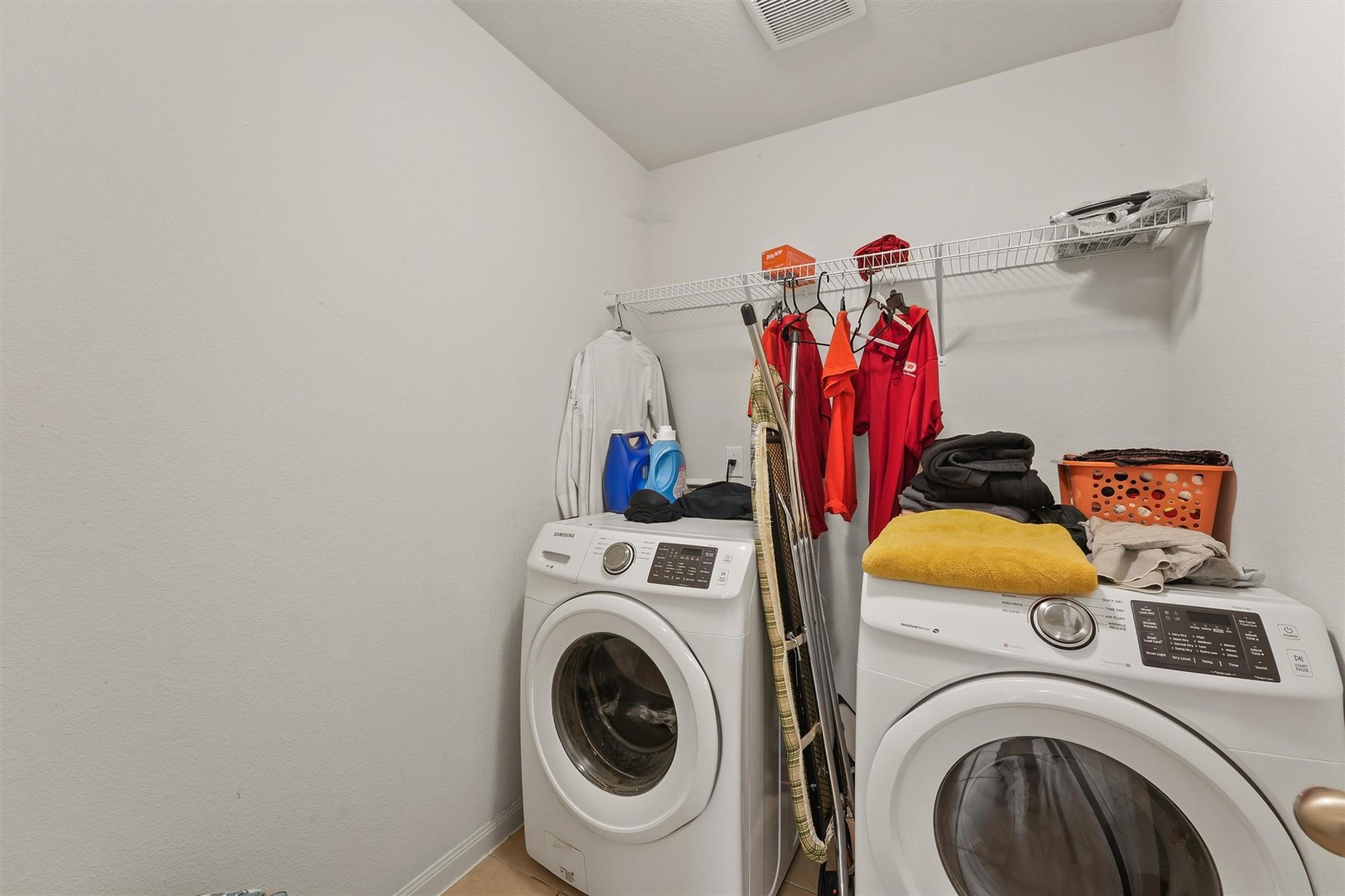 4918 Jagged Cliff Lane