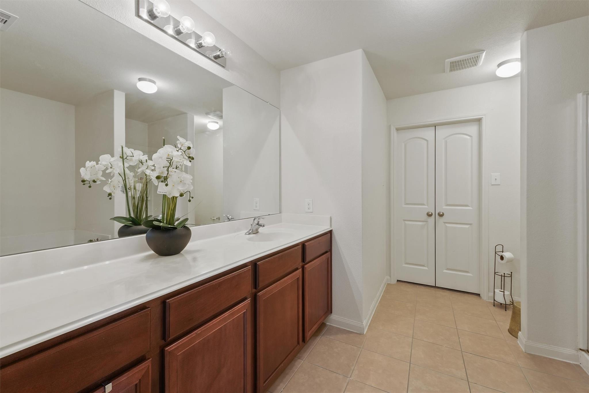 4918 Jagged Cliff Lane