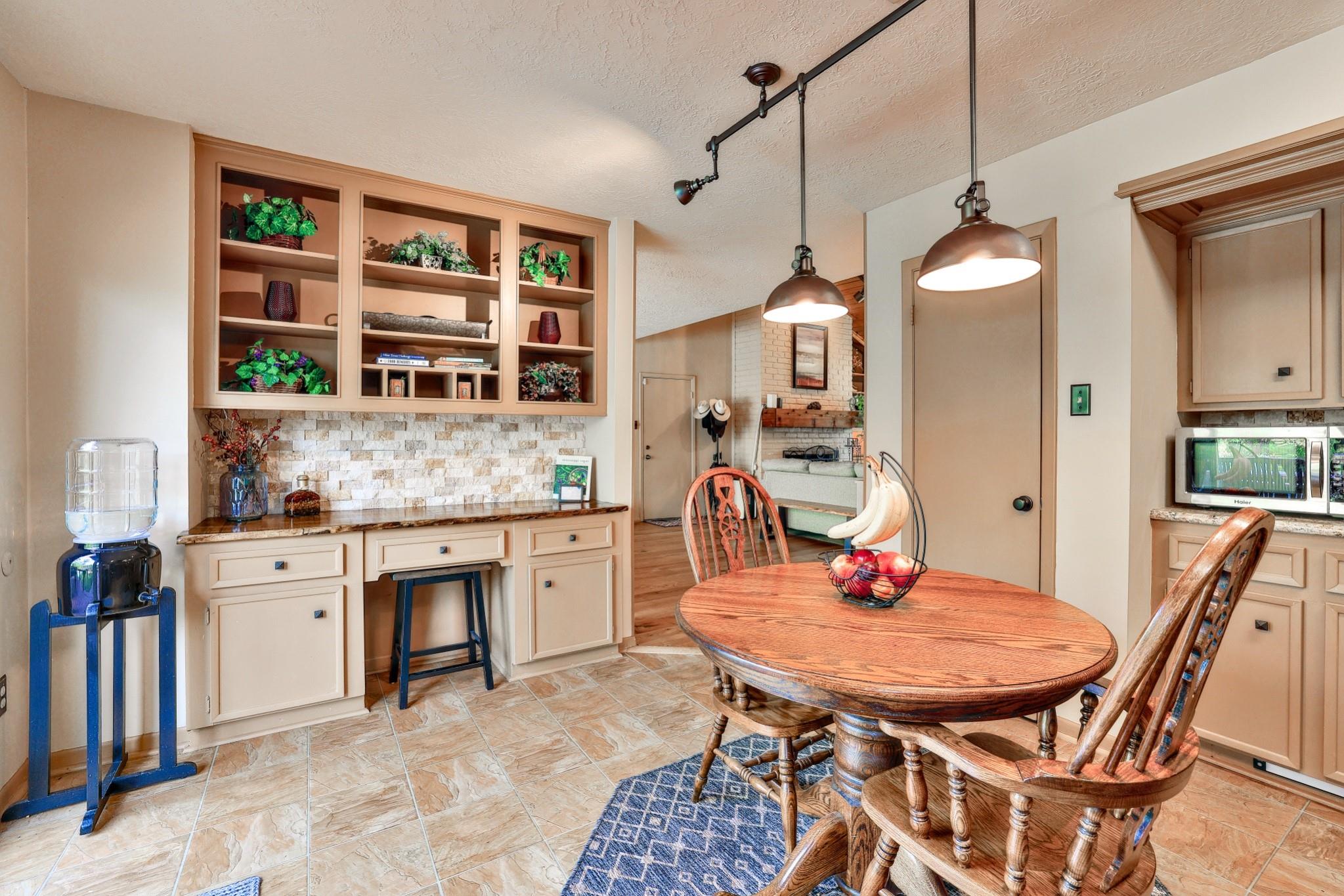 16011 Pebble Bend Drive, Houston