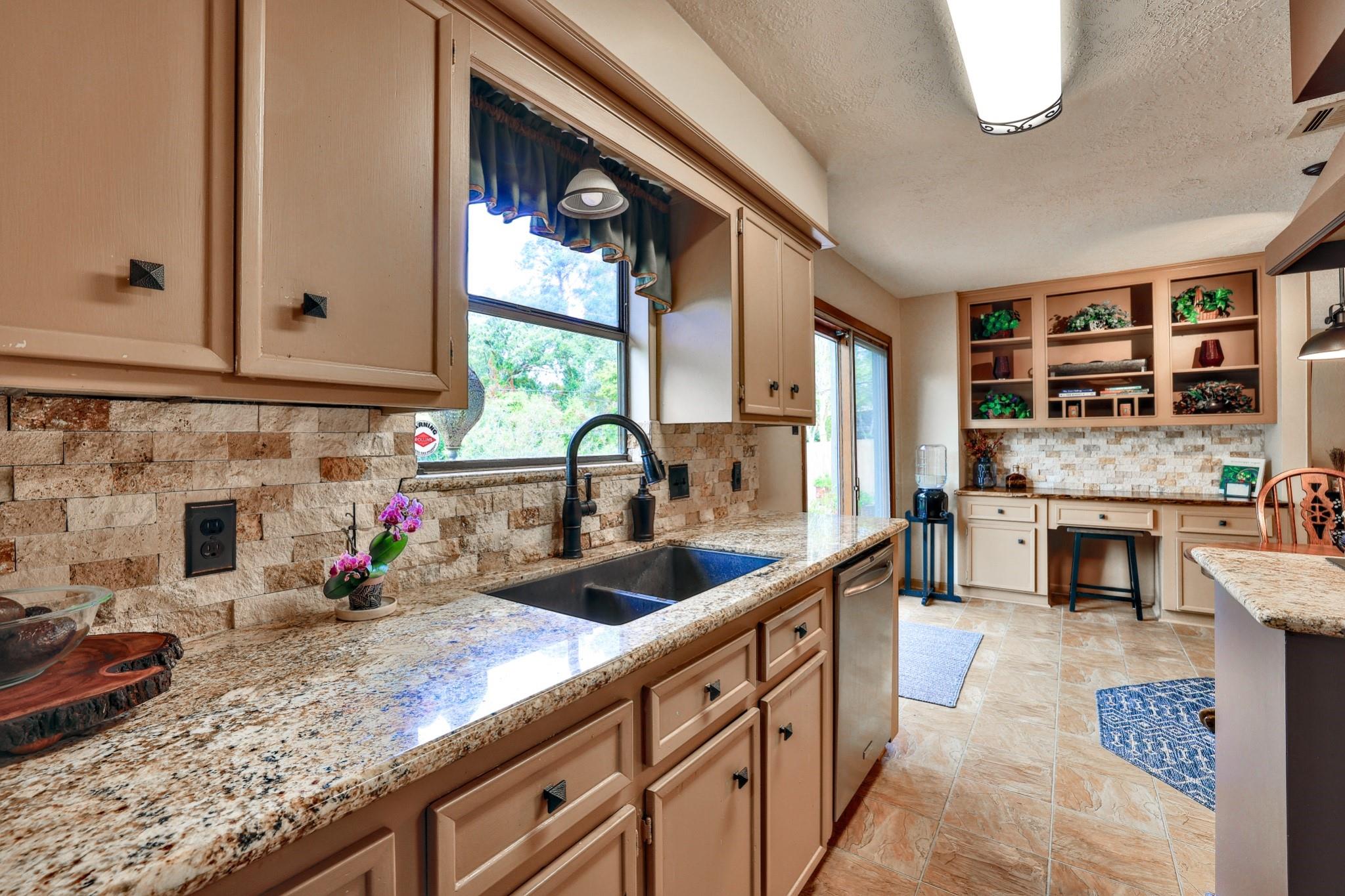 16011 Pebble Bend Drive, Houston