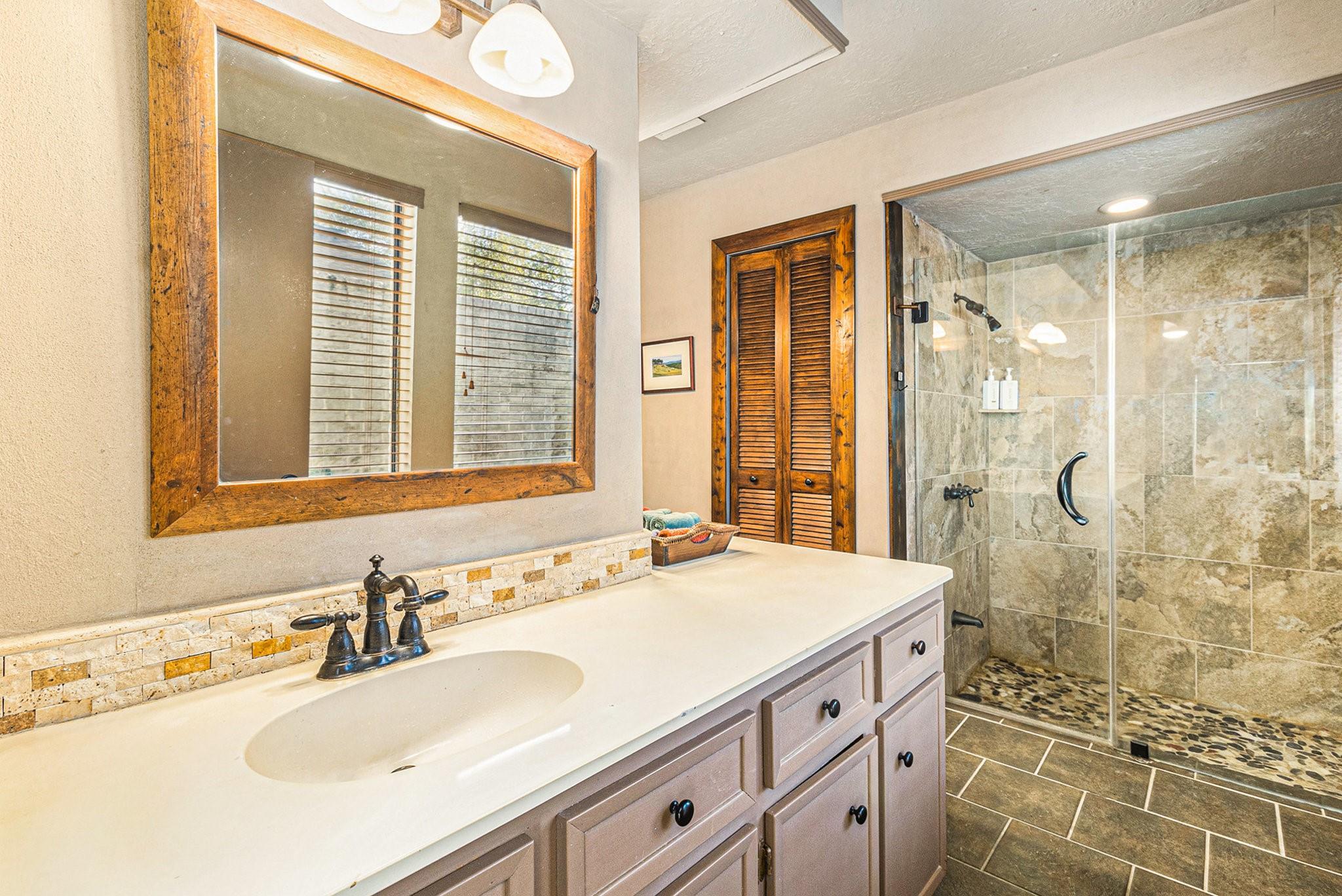 16011 Pebble Bend Drive, Houston