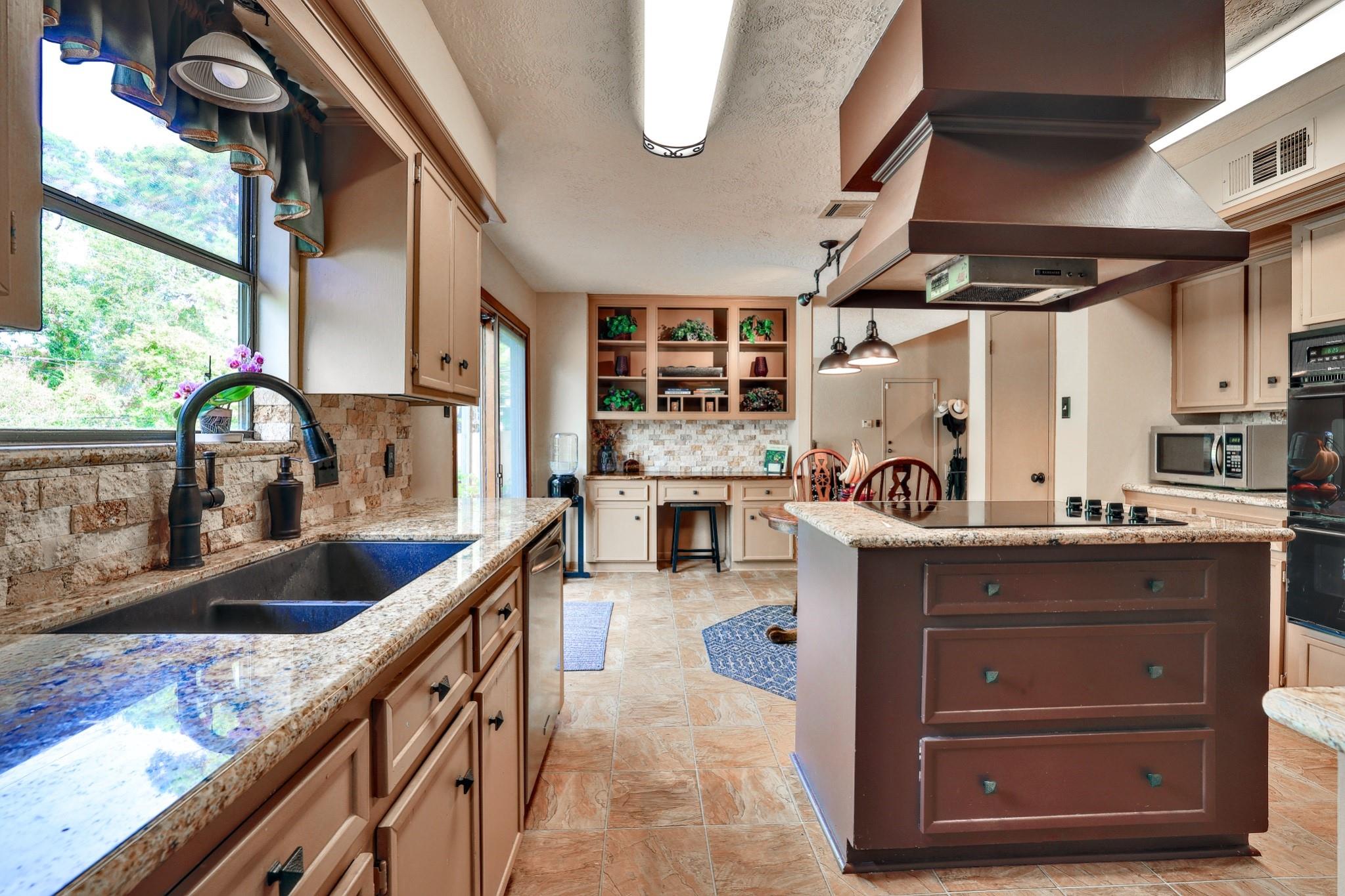 16011 Pebble Bend Drive, Houston