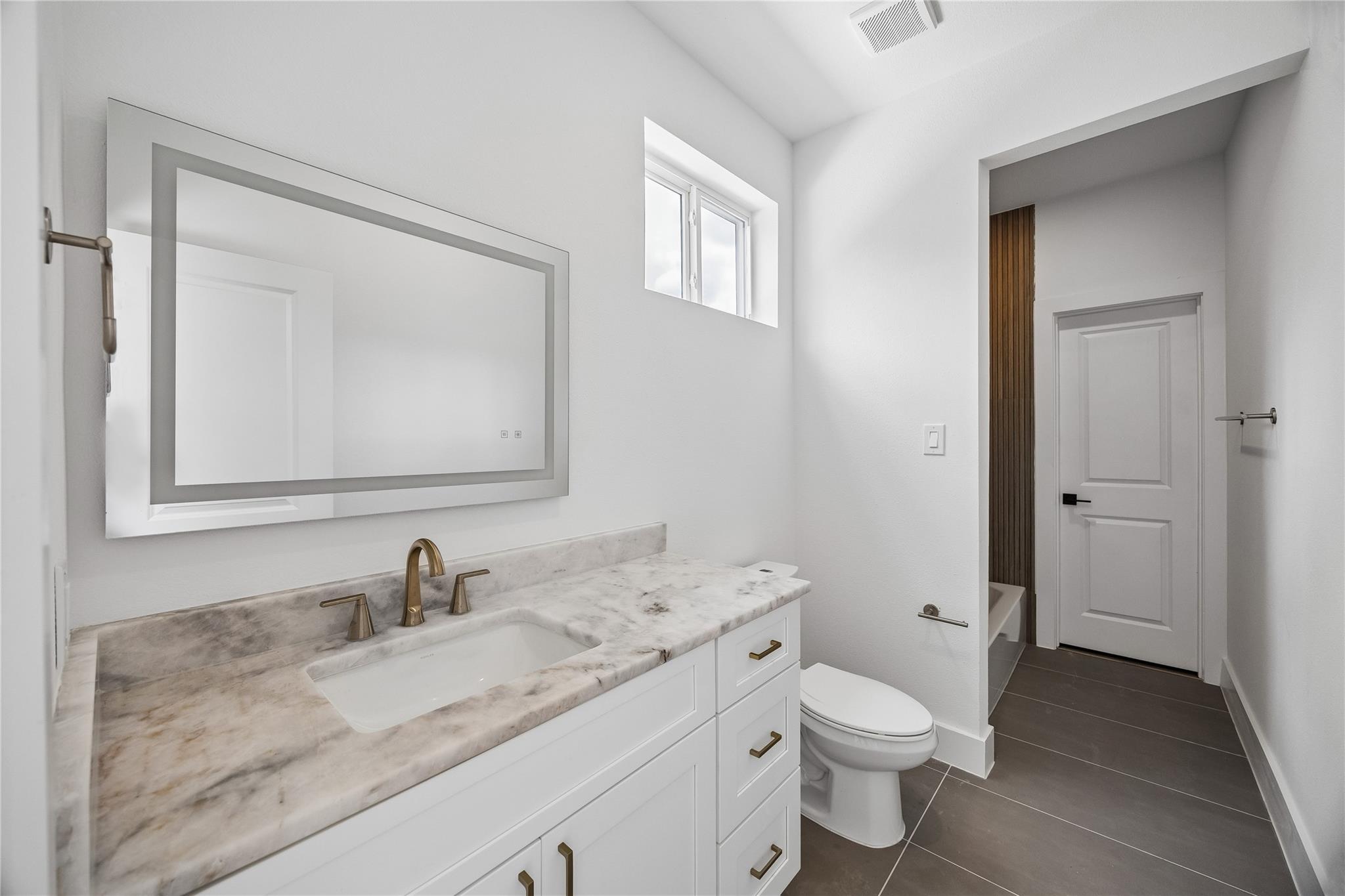1032 W 17th Street # A