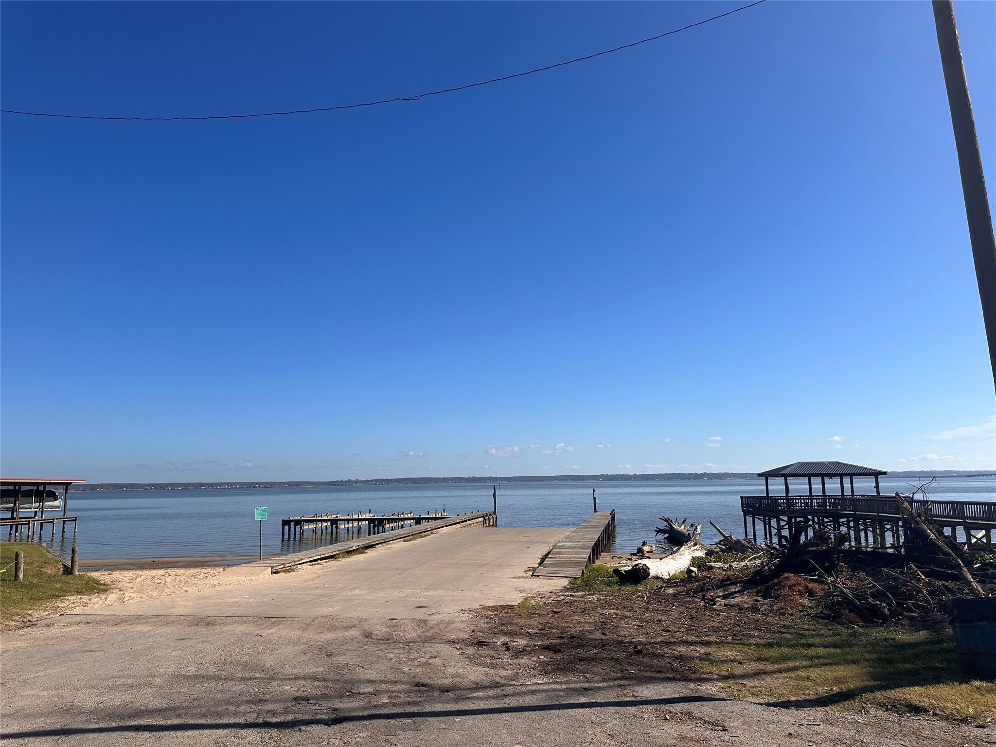 476 W Woodland Shores Drive, Point Blank