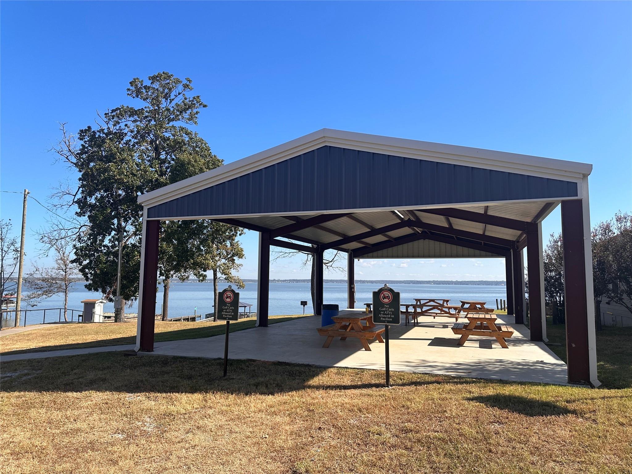 476 W Woodland Shores Drive, Point Blank