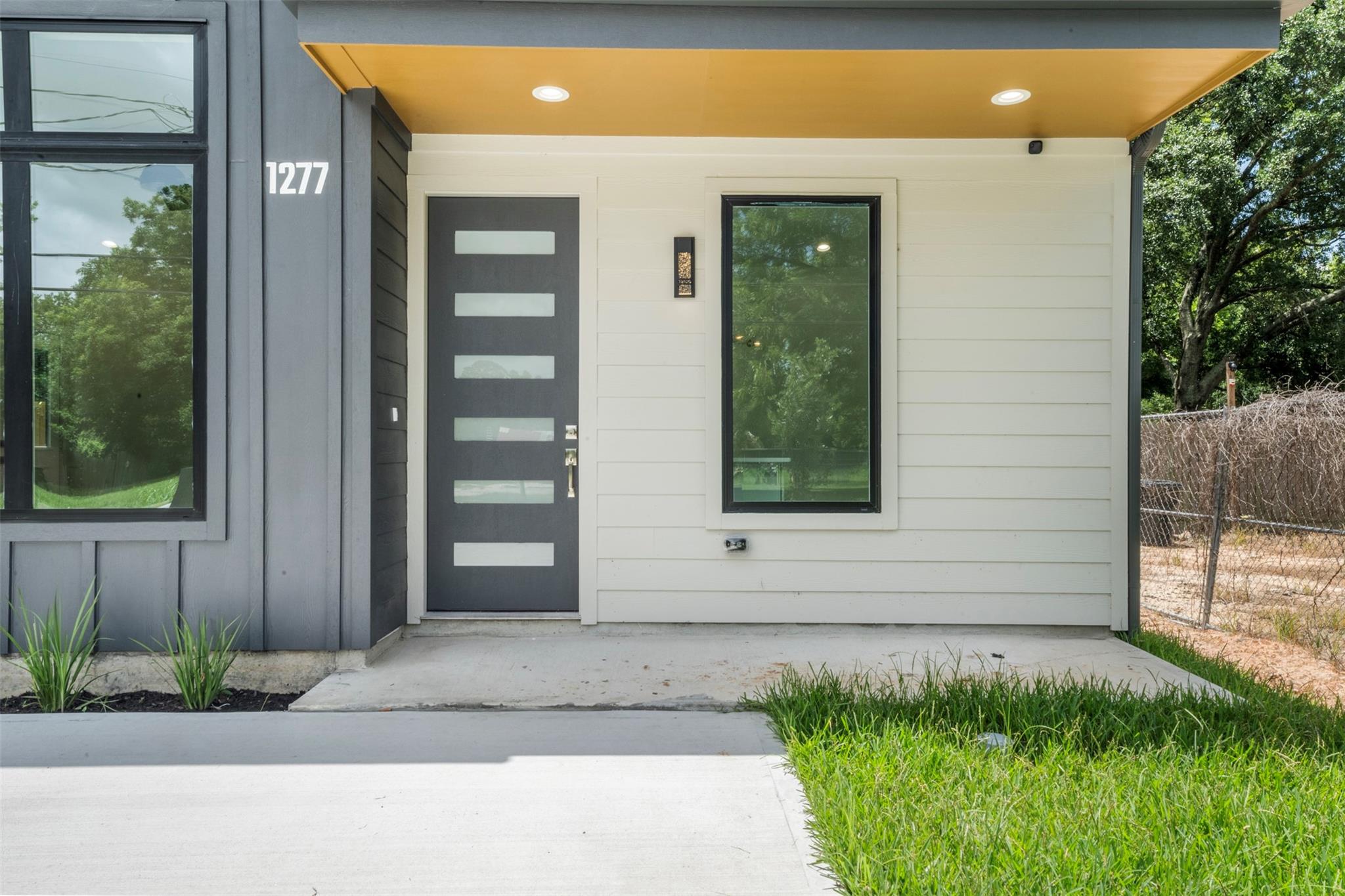 1277 Dewalt Street