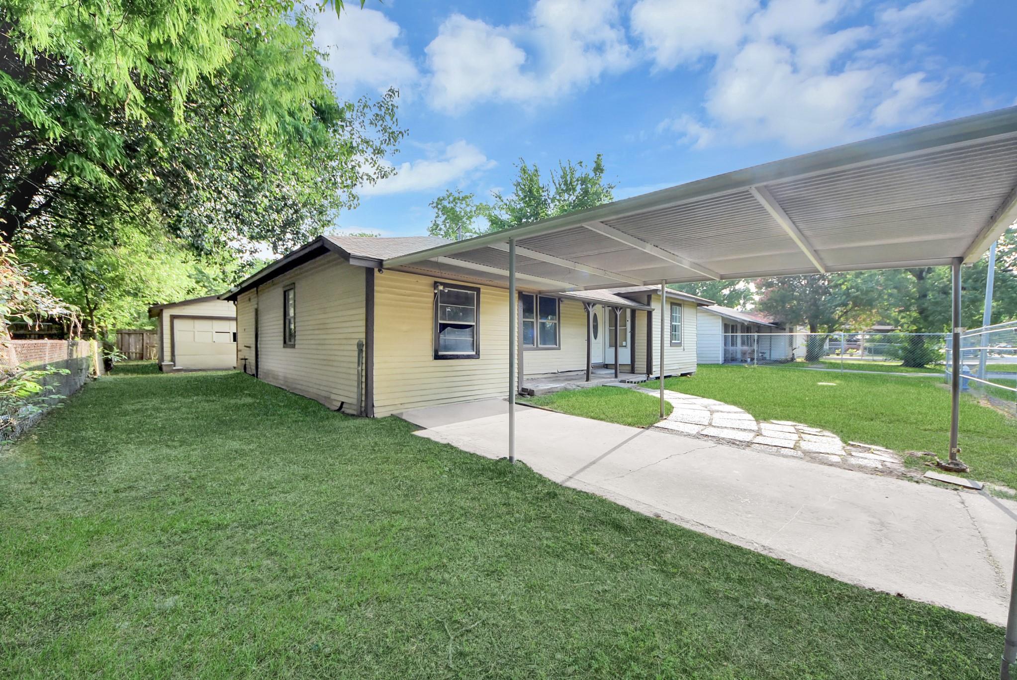 117 E Witcher Lane