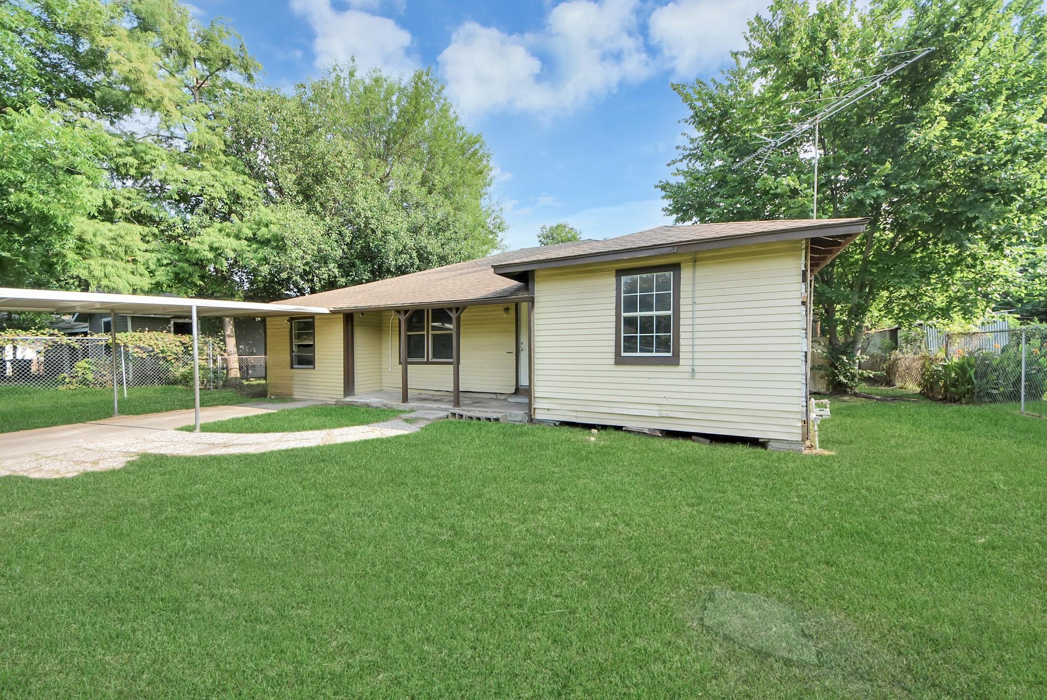 117 E Witcher Lane