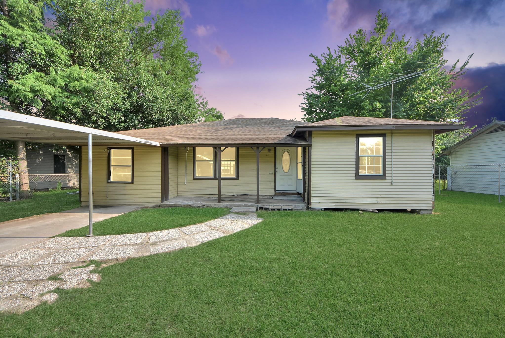 117 E Witcher Lane