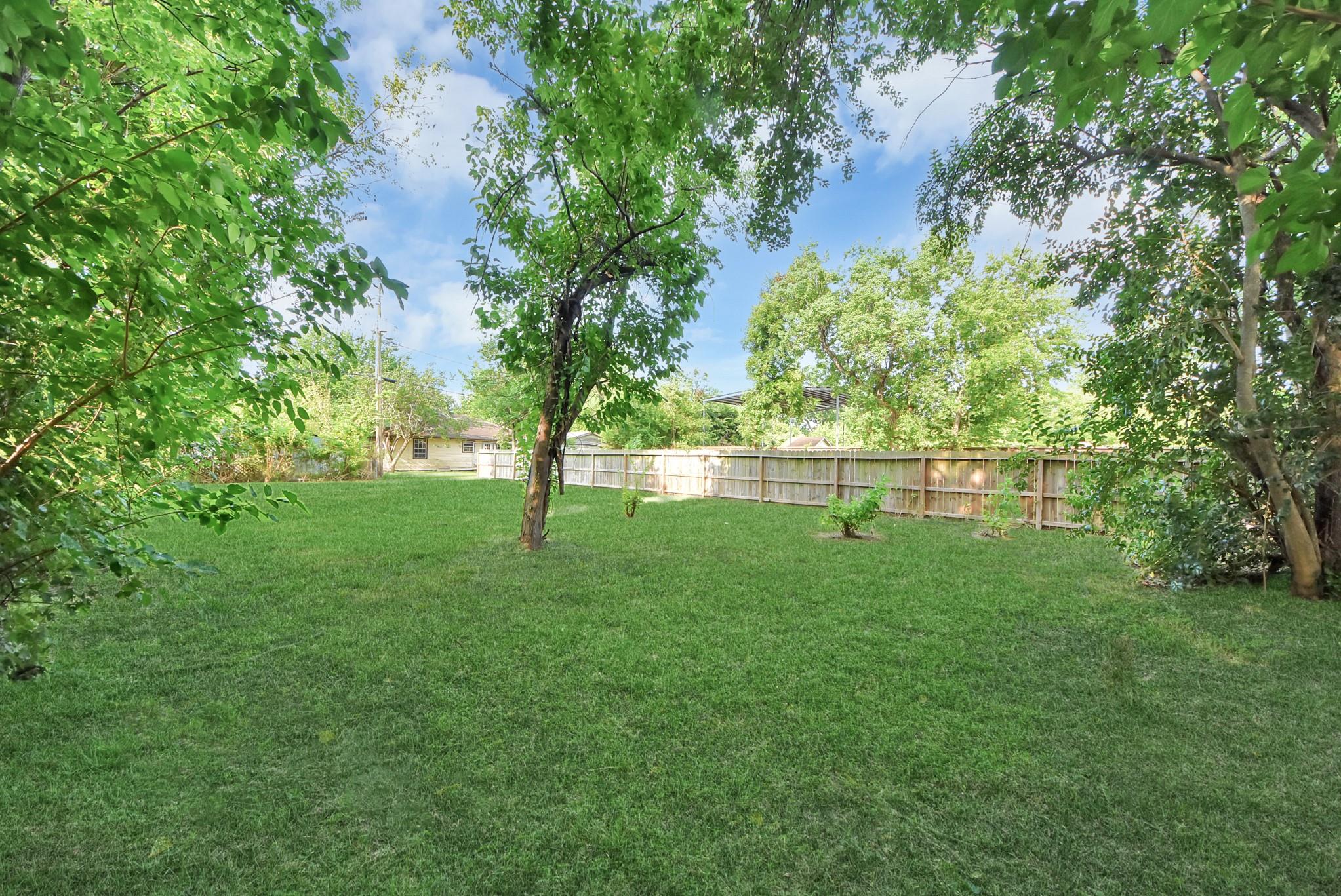117 E Witcher Lane