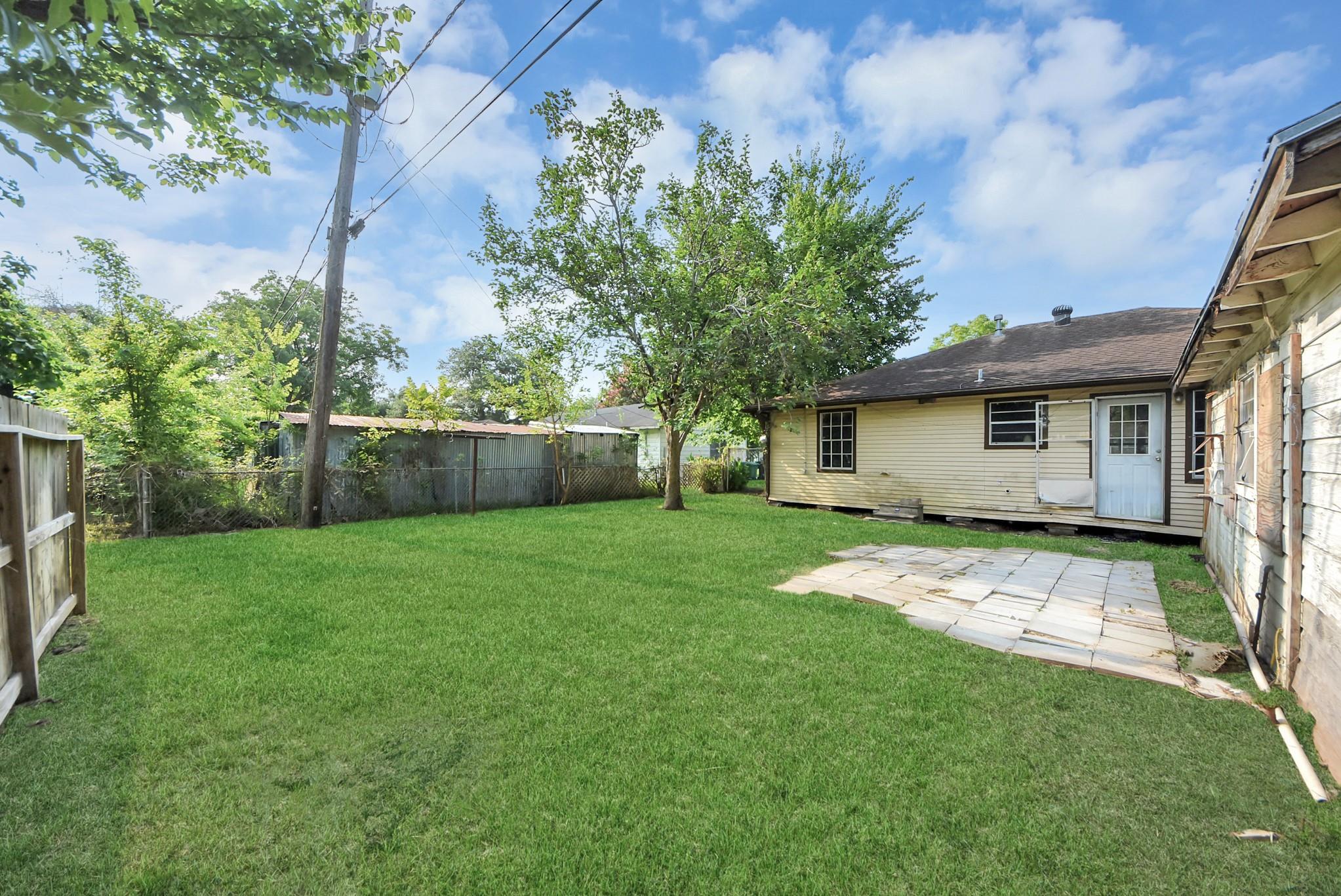 117 E Witcher Lane