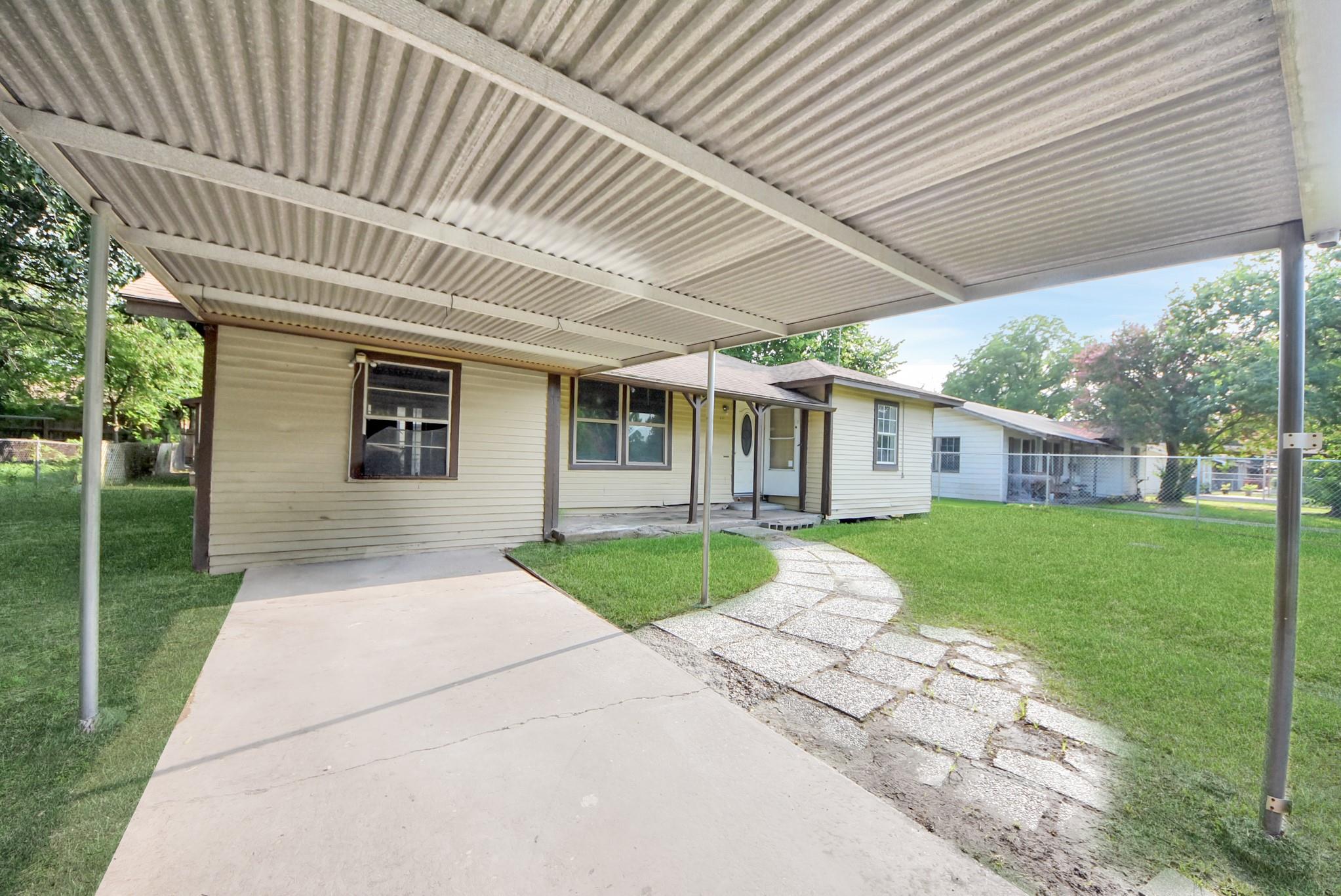 117 E Witcher Lane
