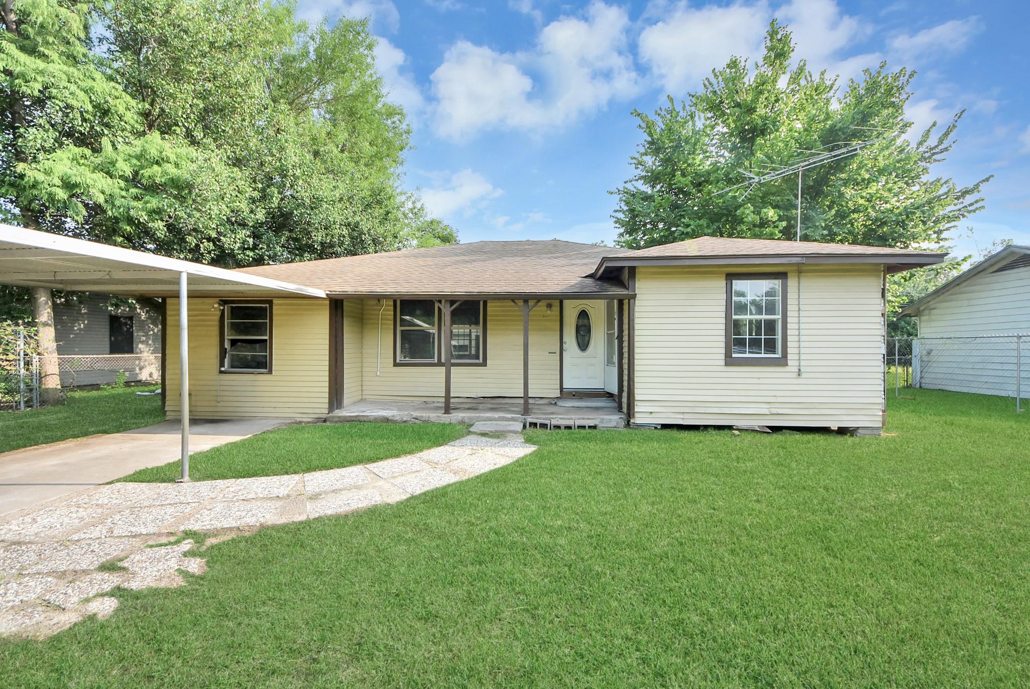 117 E Witcher Lane